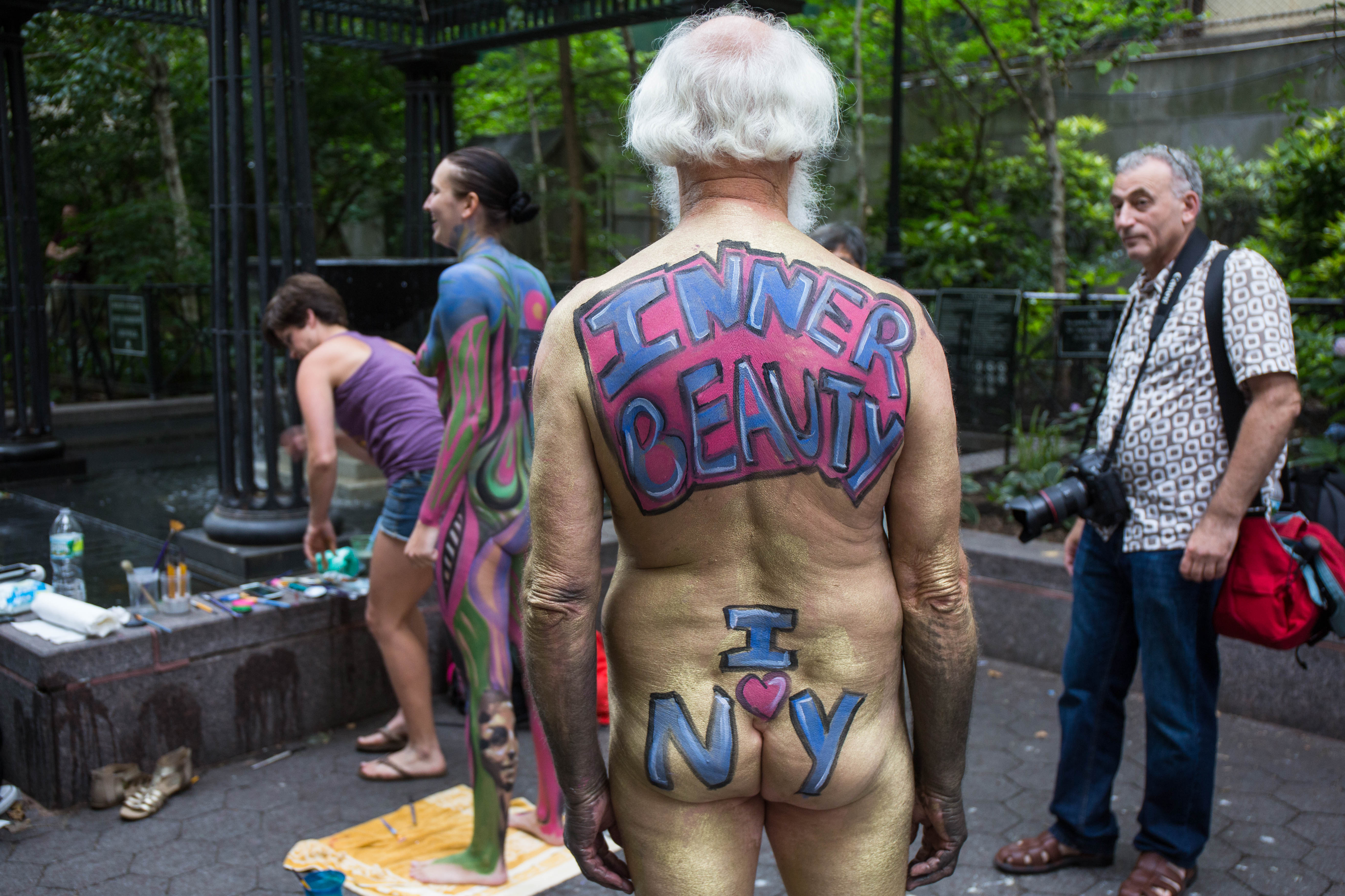 Nsfw Photos Totally Naked People Got Painted In Midtown Nyc