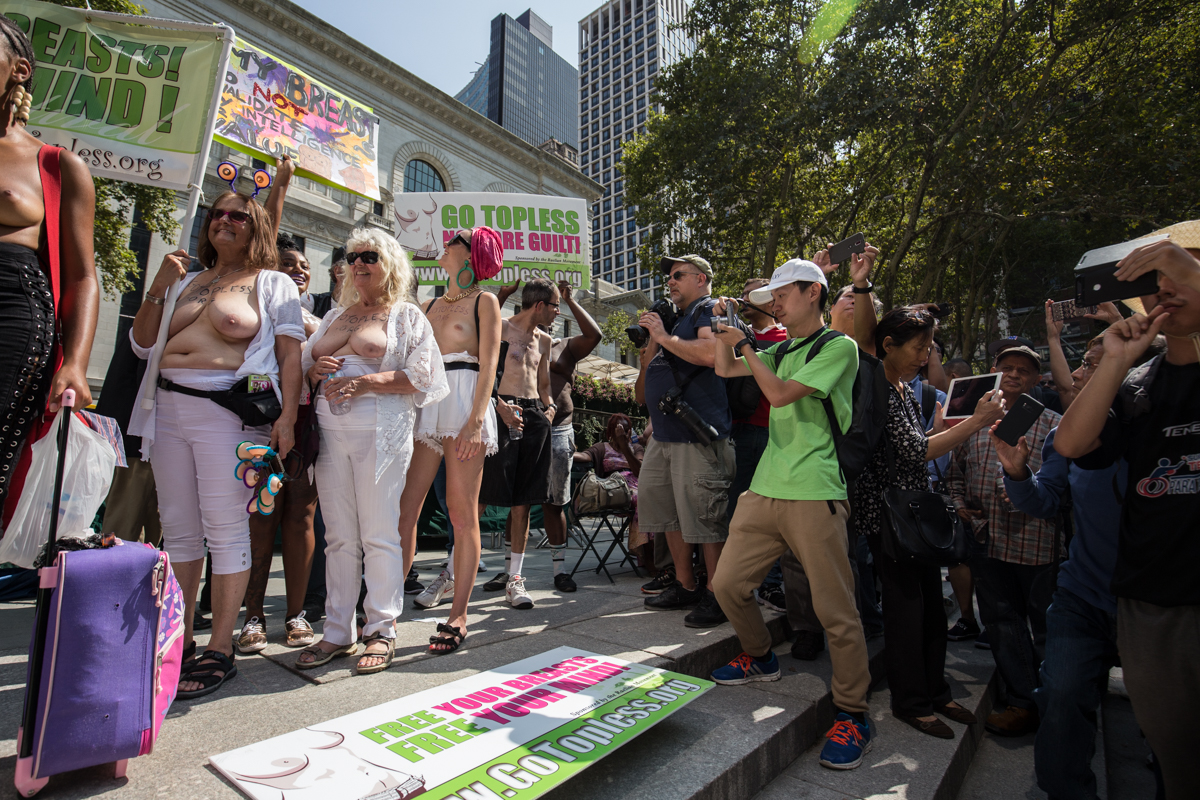 Nsfw Photos Women Free The Nip For Th Annual Go Topless Parade In