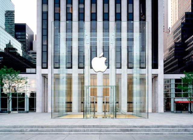 Obras da Apple Fifth Avenue, em Nova York, deverão terminar neste