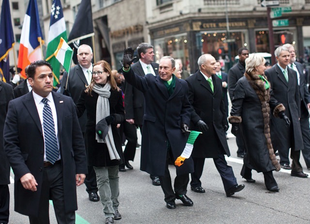 New York City mayor ends boycott of St Patrick's Day parade as gay