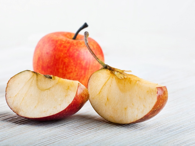 These apples won't turn brown after being sliced — and they're non-GMO