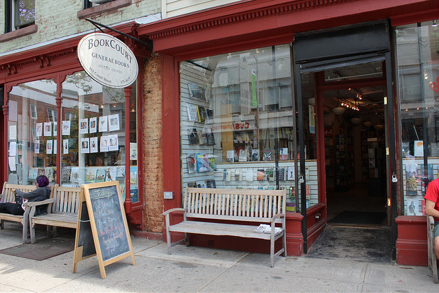 Brooklyn's newest Barnes & Noble bookstore opens in Cobble Hill