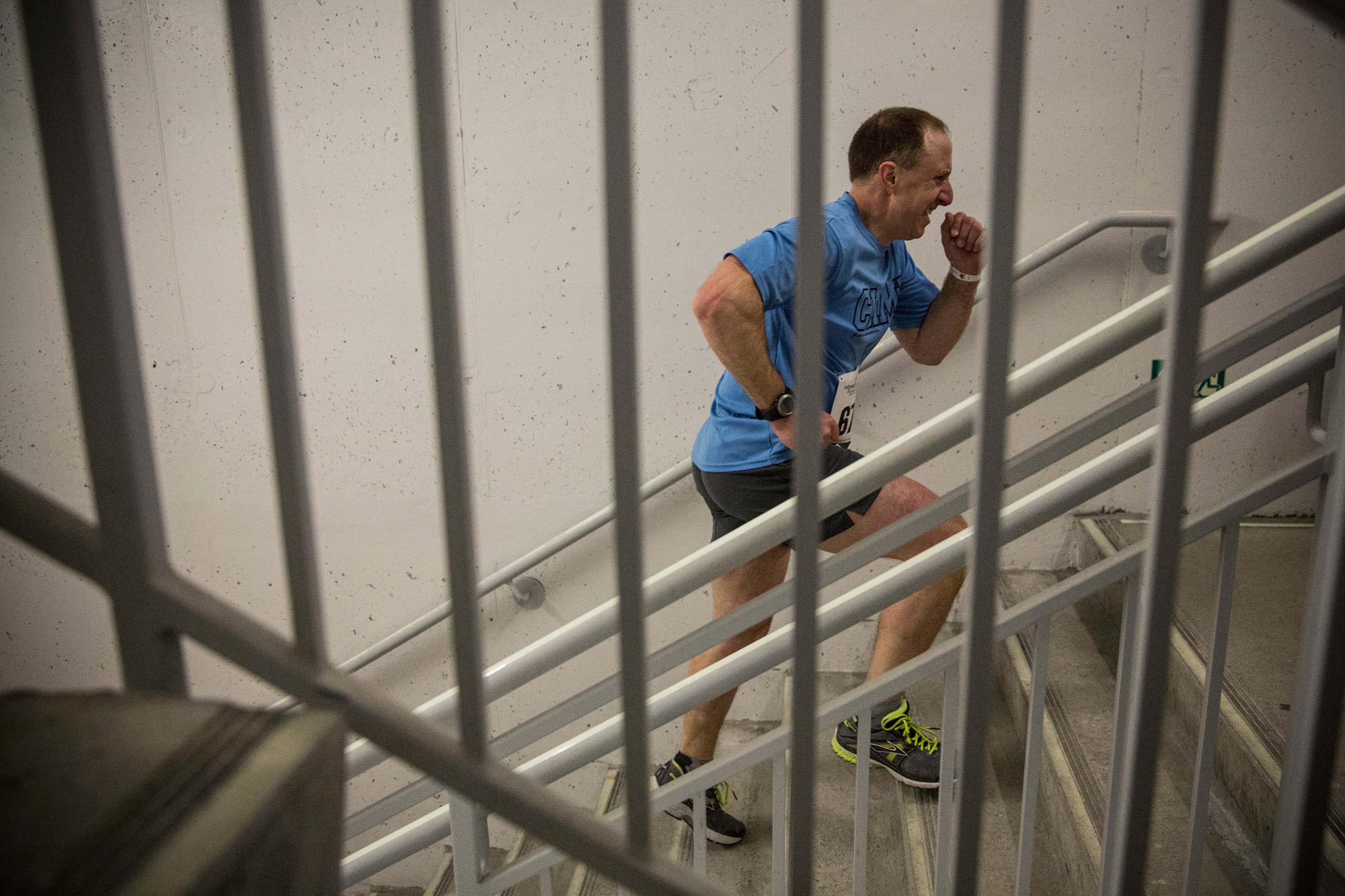 Photos: Hundreds Run Up 4 World Trade Center Stairs For Cancer Research ...