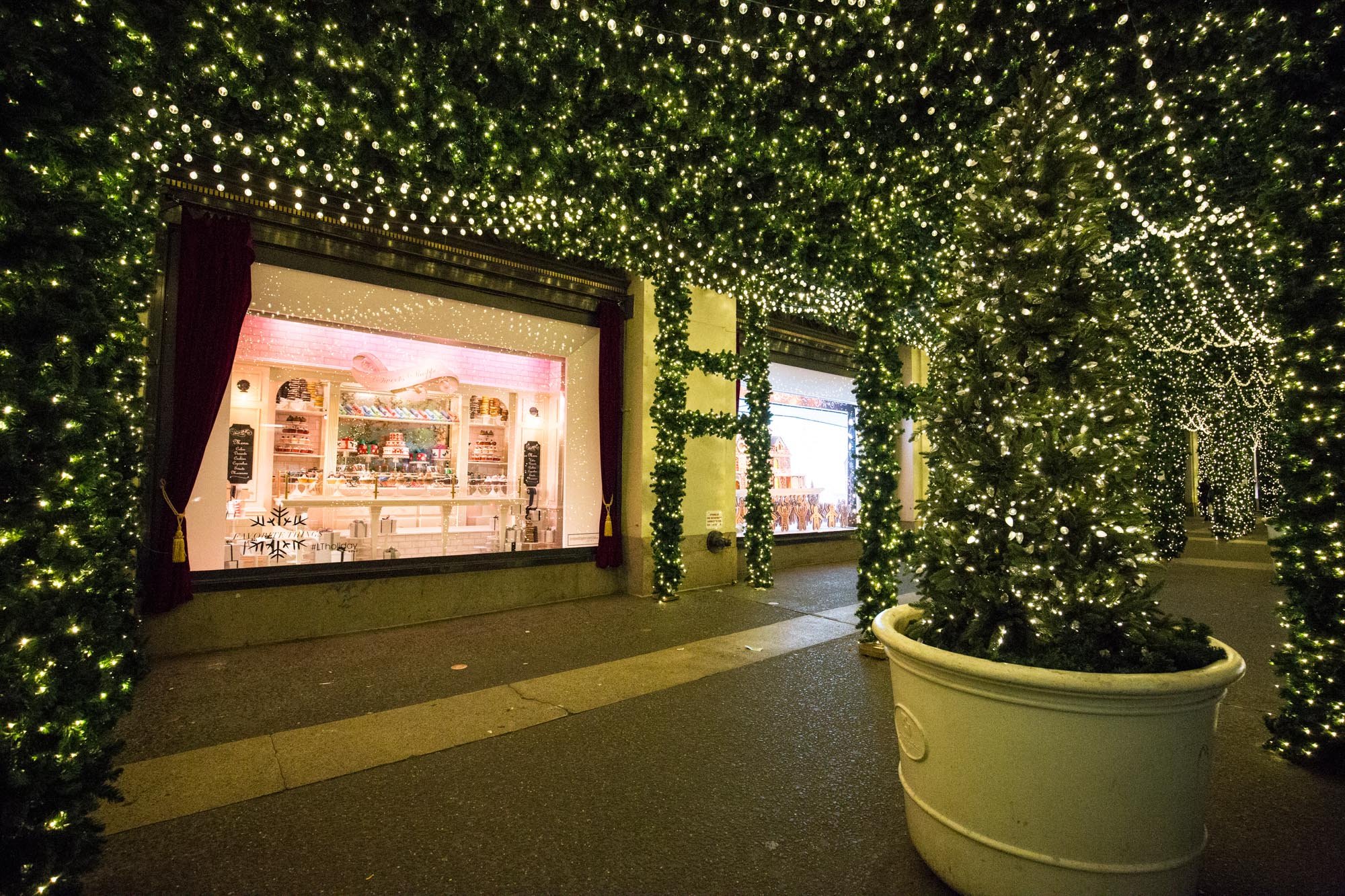 NYC Holiday Windows Tournament Final Round: Bergdorf Goodman vs.  Bloomingdale's