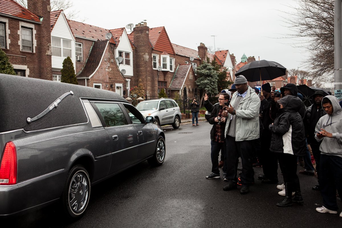 Photos HipHop Fans Gather In Queens To Remember A Tribe Called Quest's Phife Dawg Gothamist