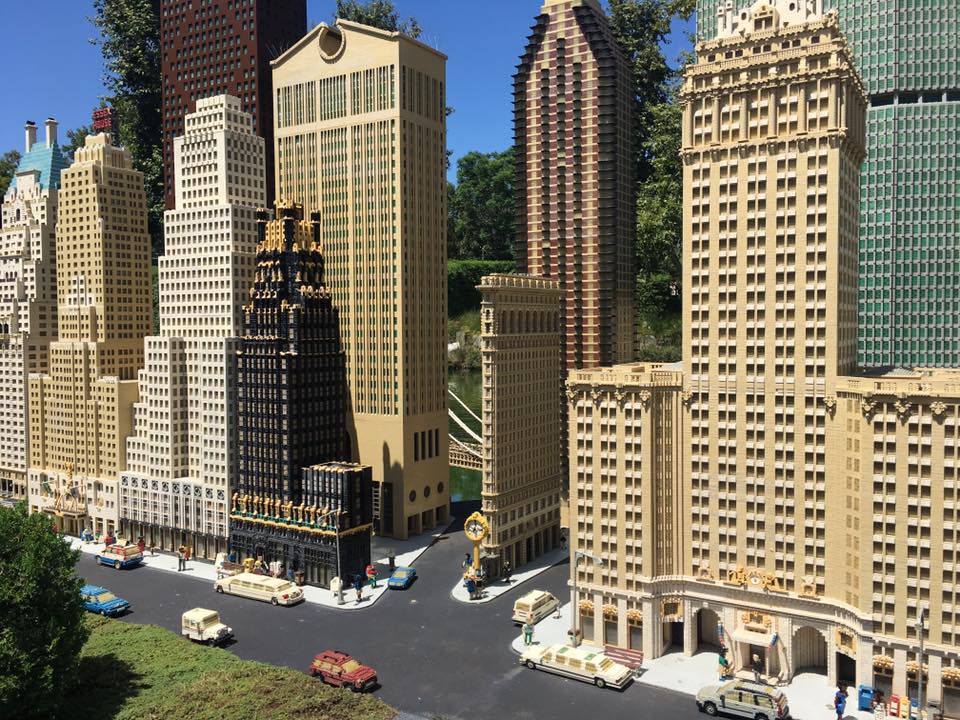 Brand New Hudson Valley LEGO Store Helps New York State Residents