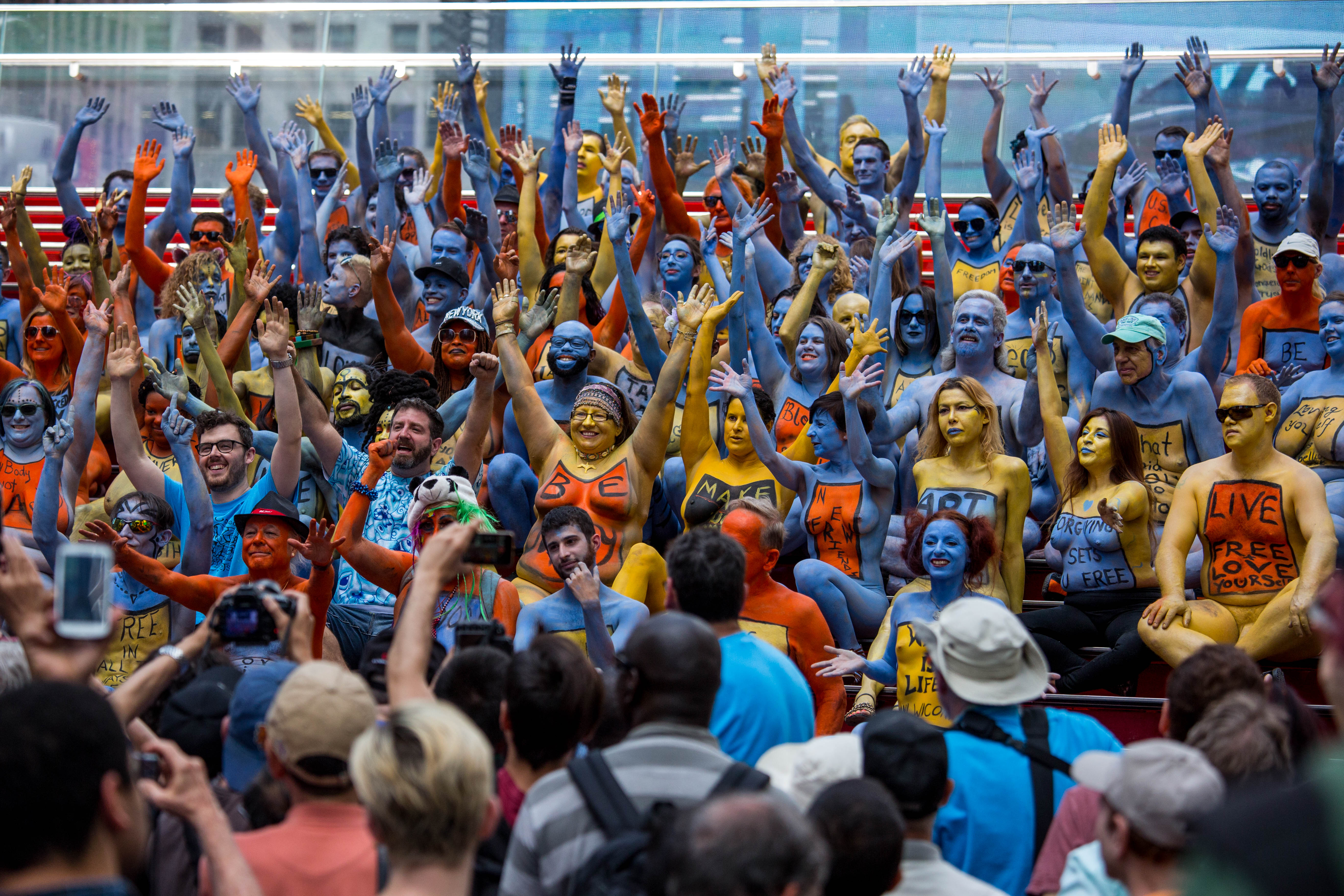 Nsfw Photos Dozens Of Totally Naked People Get Painted In Times Square