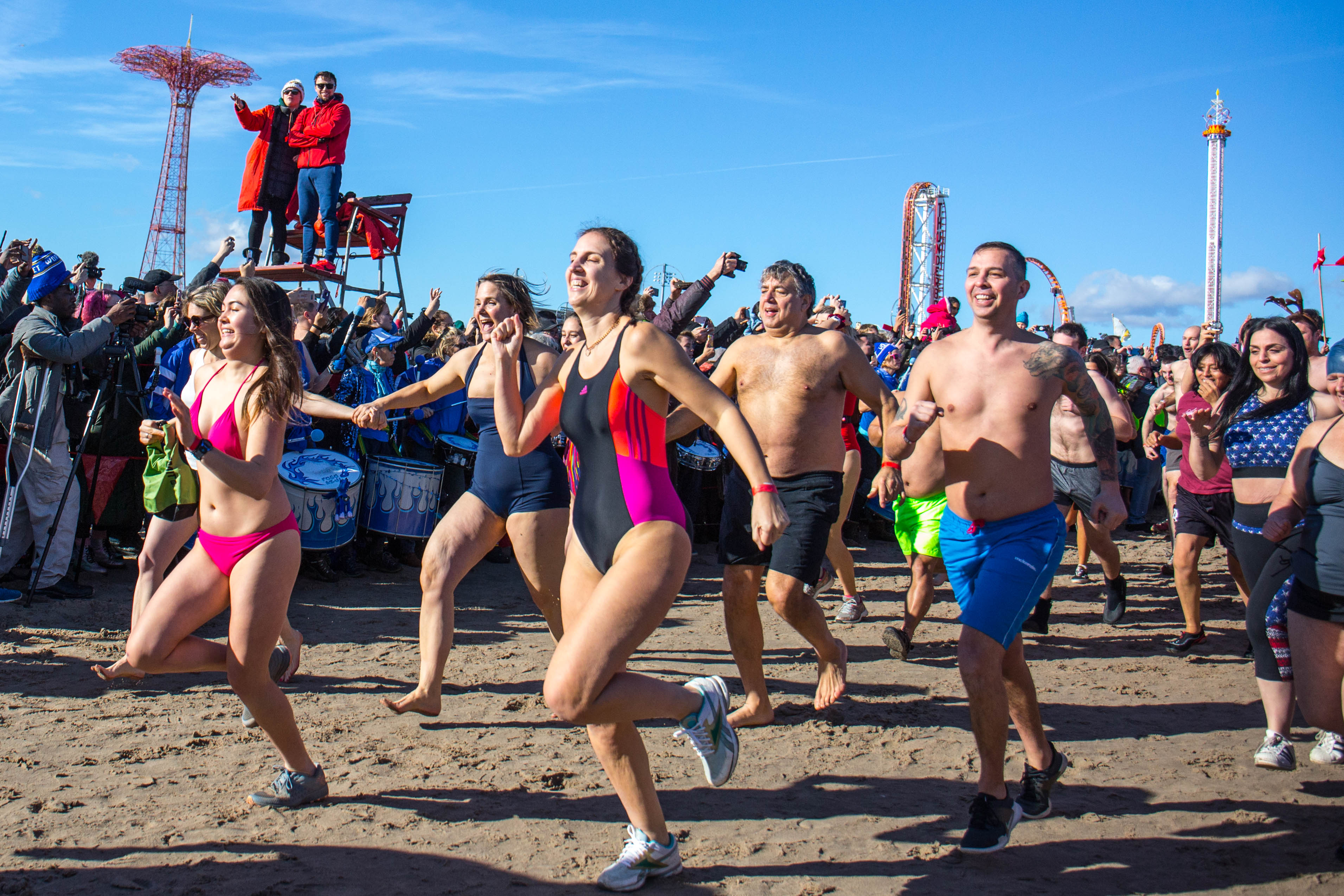 PHOTOS: Thousands 'wash off the old year' at 120th annual Coney Island  Polar Bear Plunge • Brooklyn Paper