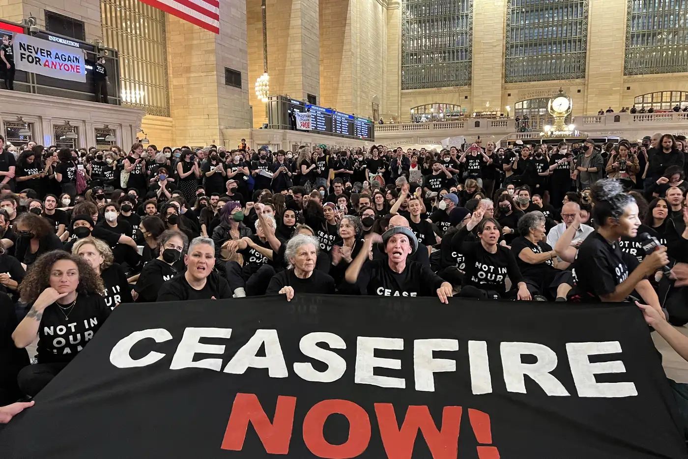 Sok résztvevőt őrizetbe vettek egy tűzszünetet követelő New York-i tüntetésen