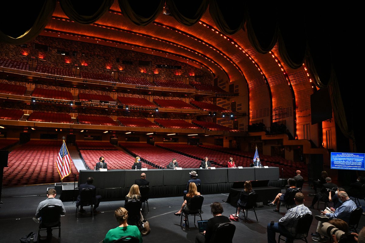 Сити музыка. Radio City Hall New York. Radio City Music Hall. Мадонна посетила концерт Lil nas x в «Radio City Music Hall», Нью-Йорк.. Music Hall New York PNG.