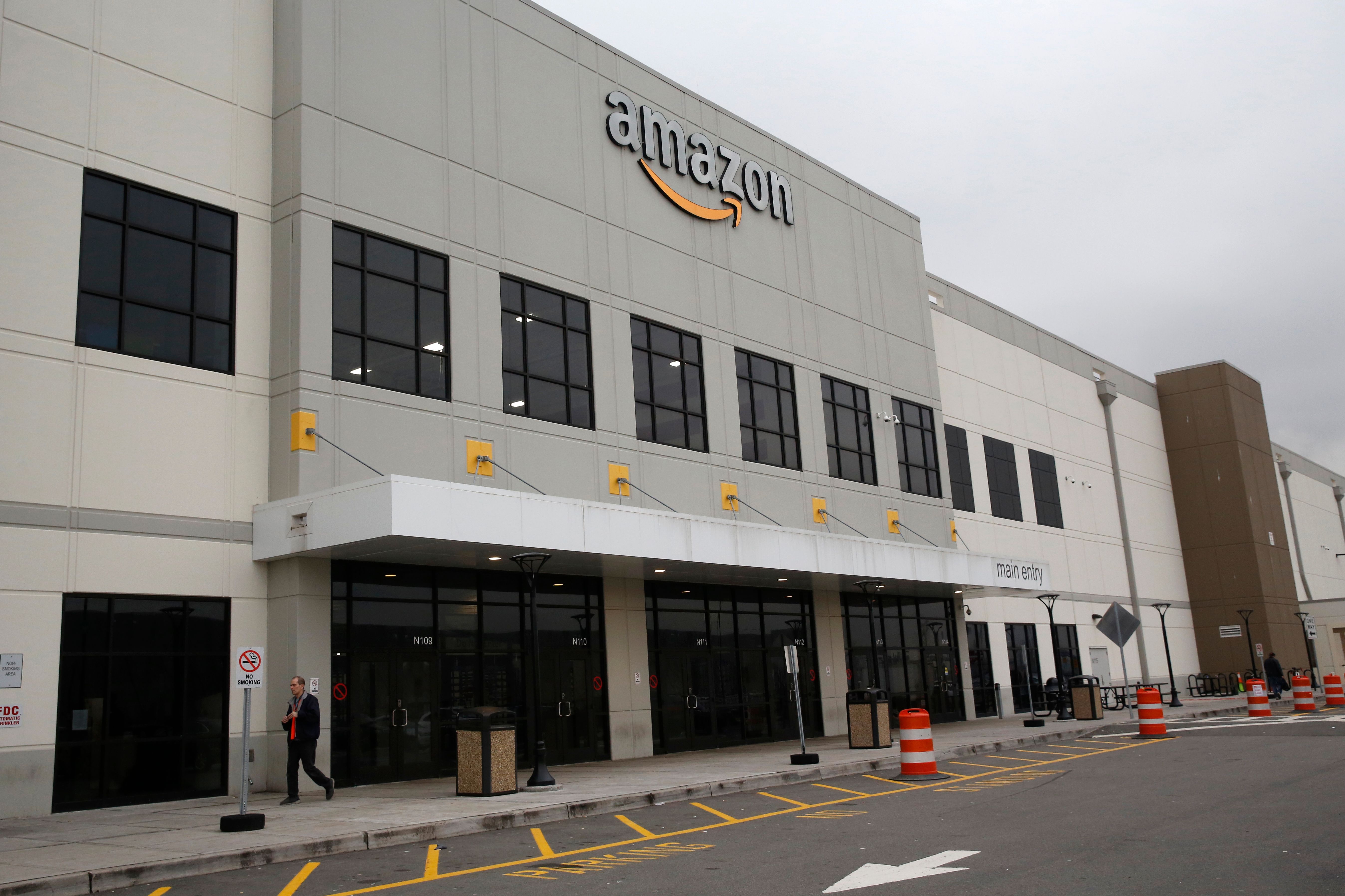 Momentum Builds For Amazon Union On Staten Island, Despite Company Pushback Momentum Builds For Amazon Union On Staten Island, Despite Company Pushback