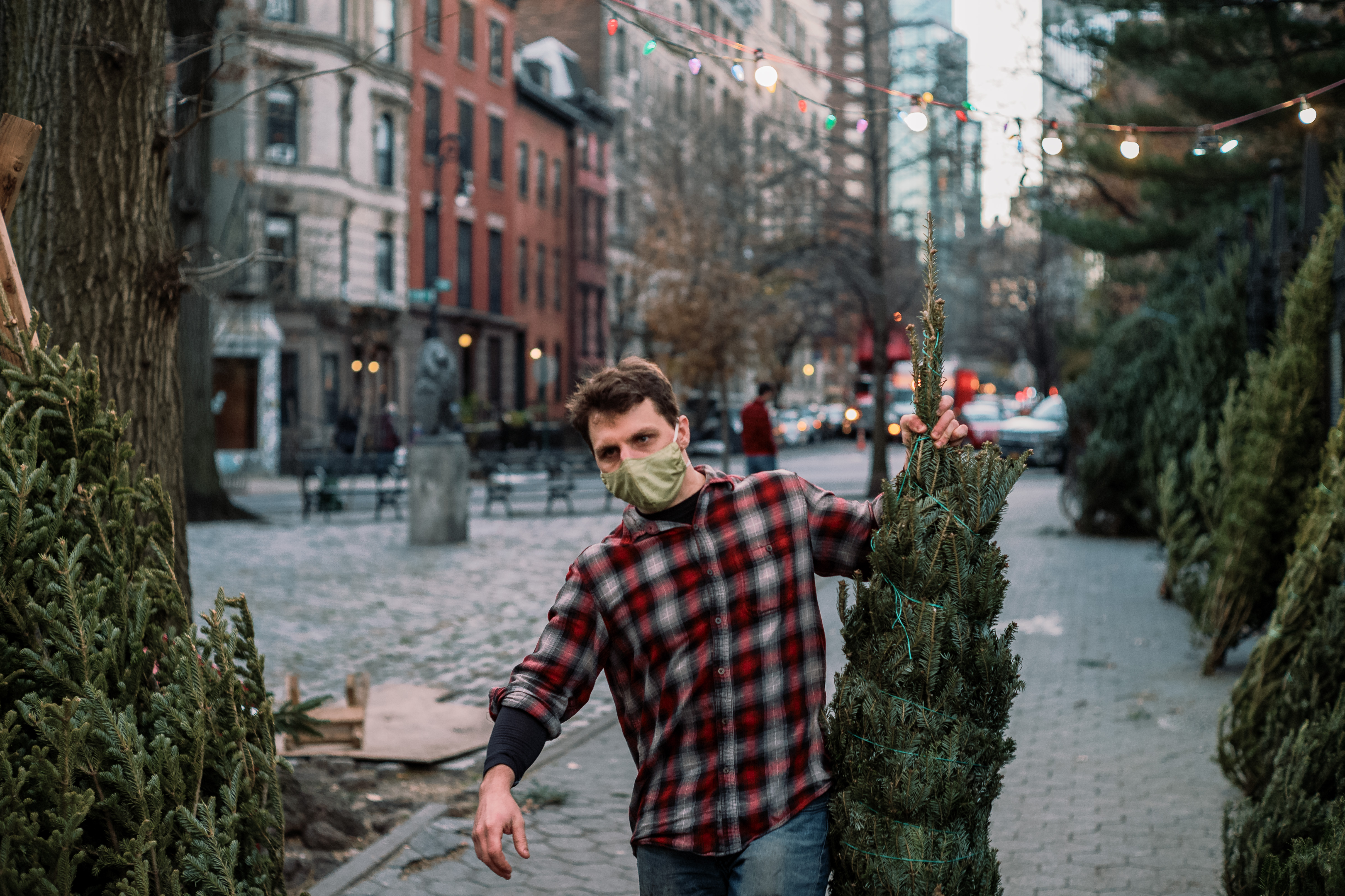 NYC Christmas Tree Vendors Pleasantly Surprised By So Many Early Sales