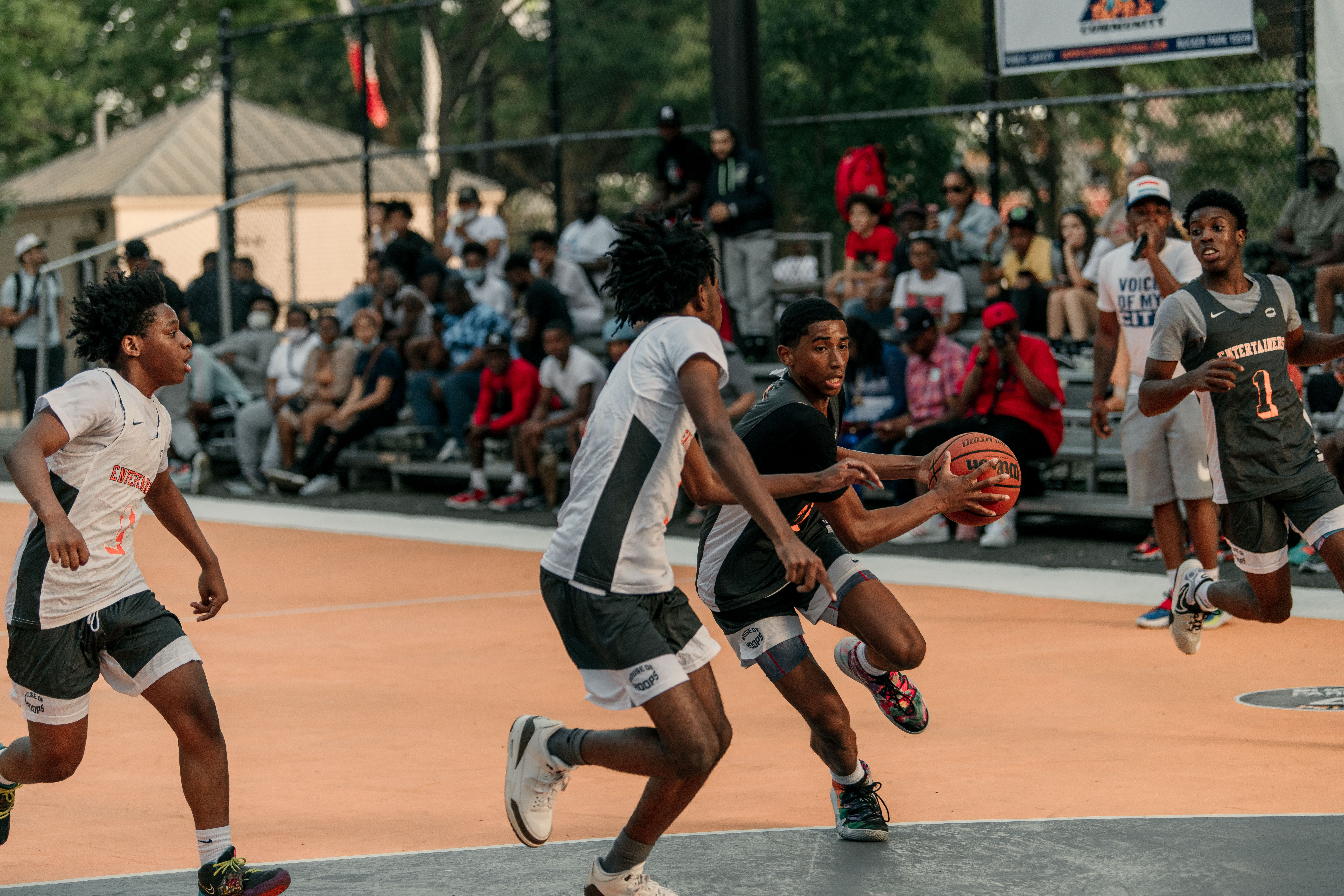 Kingdome 🔥 Check out the games every weekend (Friday - Sunday) at King  Towers on 115th & Lenox. NYC Streetball is officially back & we…