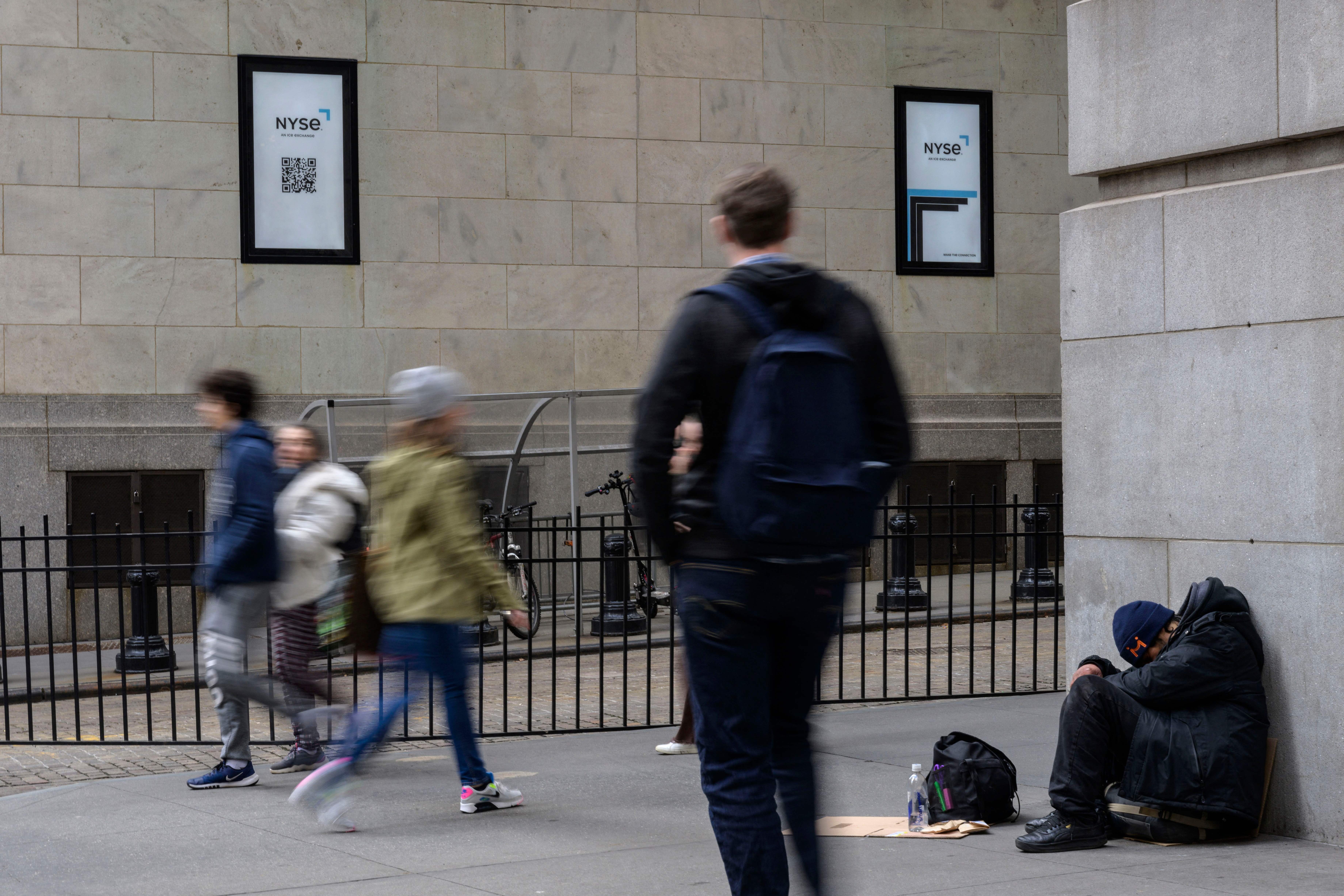 New Yorkers reported more homelessness, encampments during Mayor Adams&rsquo; first year: 311 data