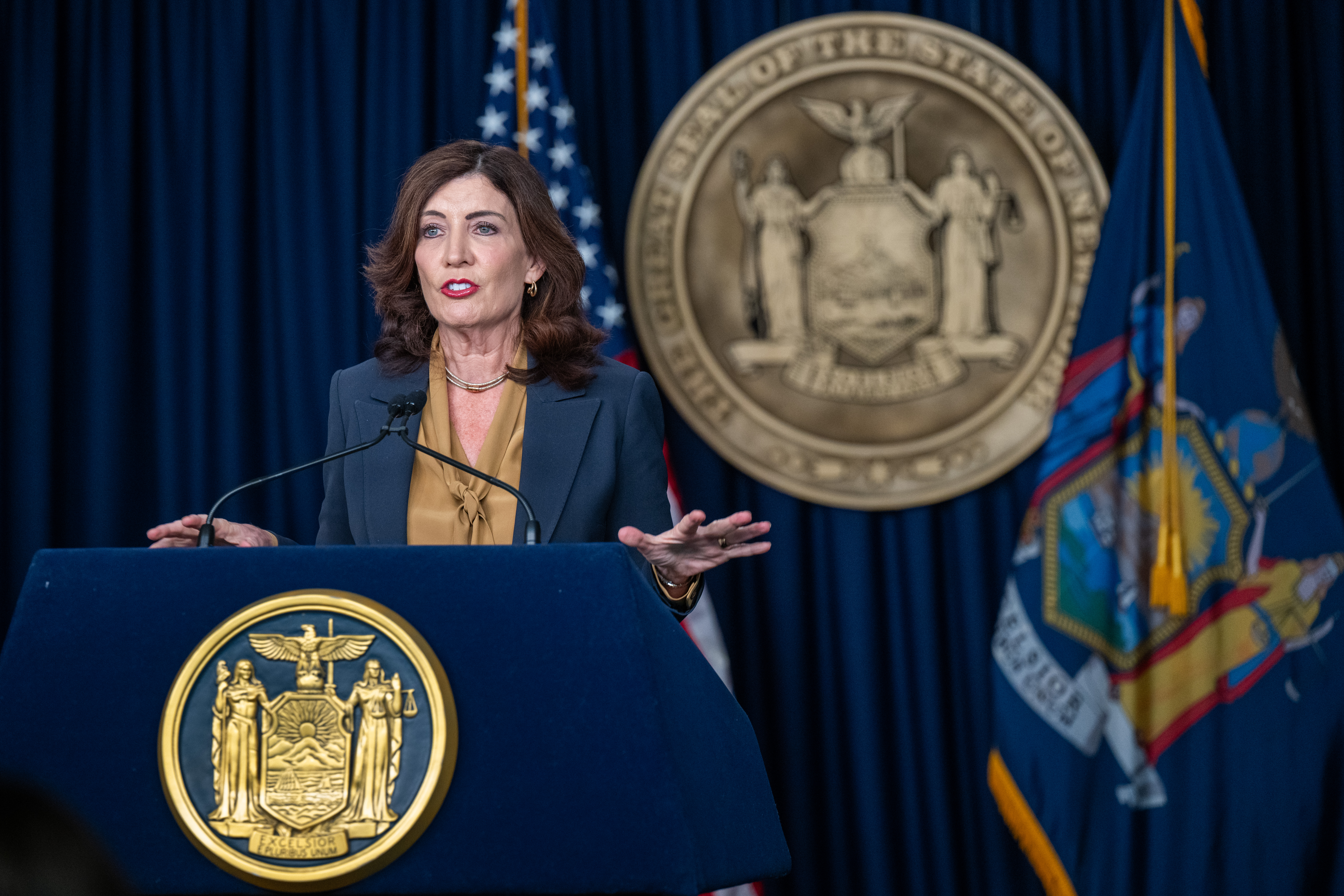 Hochul, Murphy among coalition of Democratic governors calling for federal action on immigration