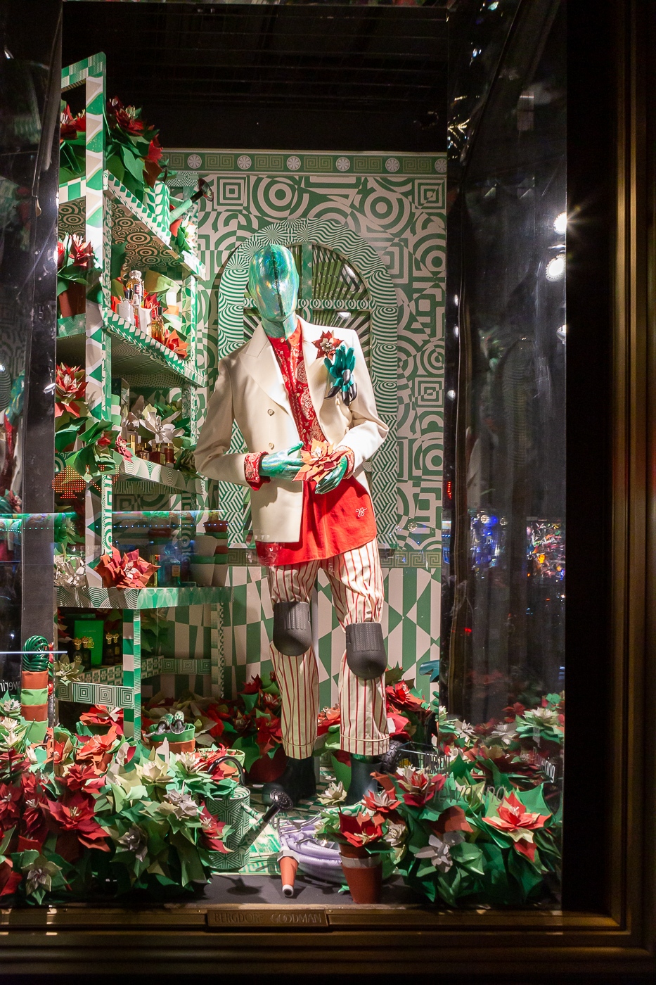 How Bergdorf Goodman's Christmas Window Displays Are Made - New York on My  Mind