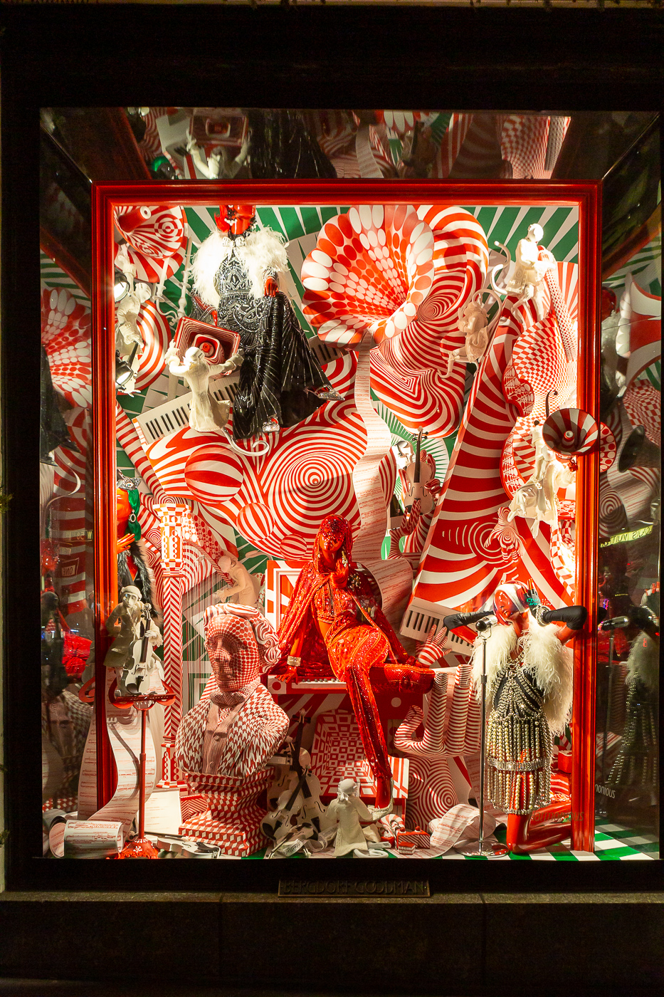 Holiday Windows in Pandemic Times – FIT Newsroom
