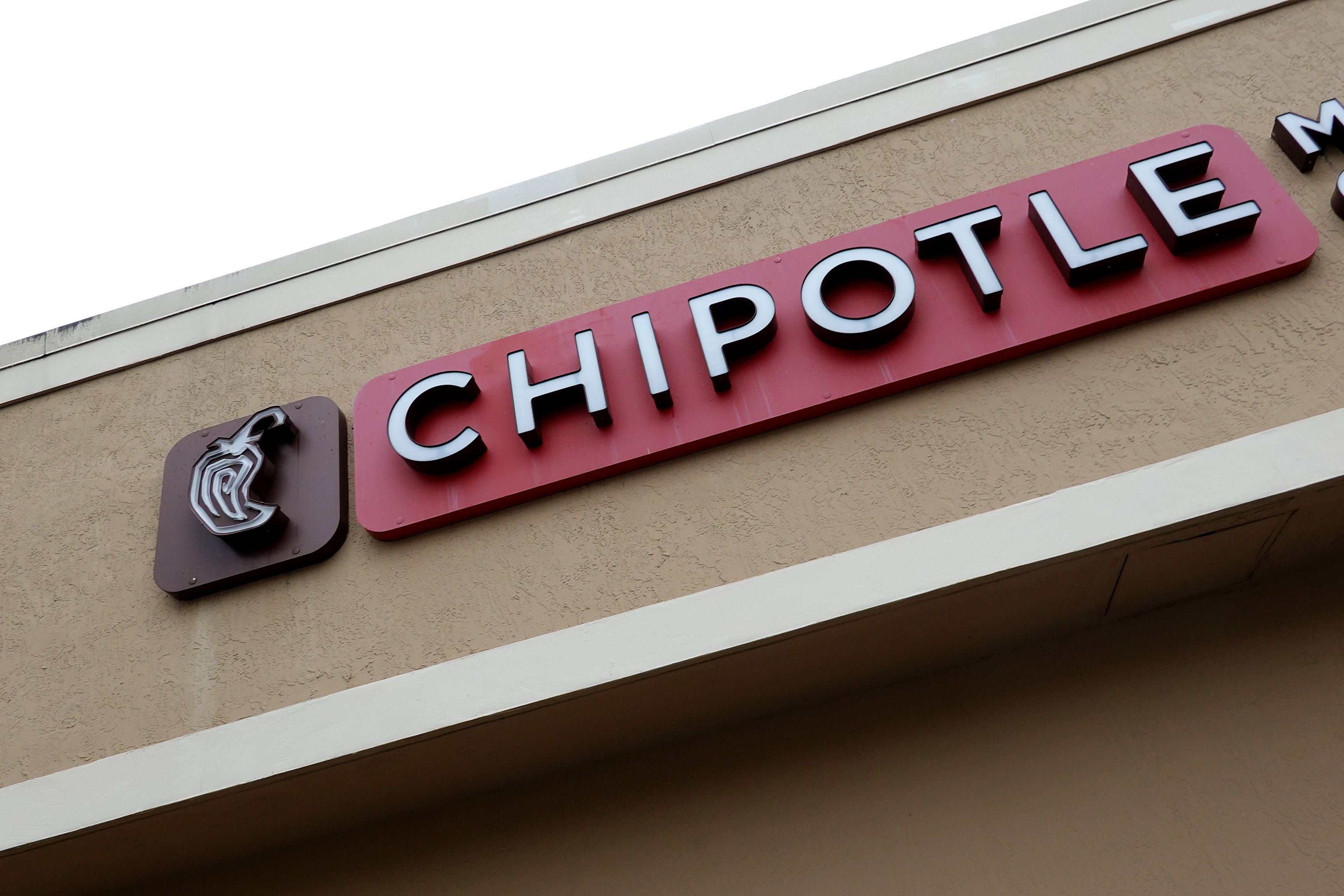 Chipotle workers striking for higher wages, better schedules to rally in Midtown