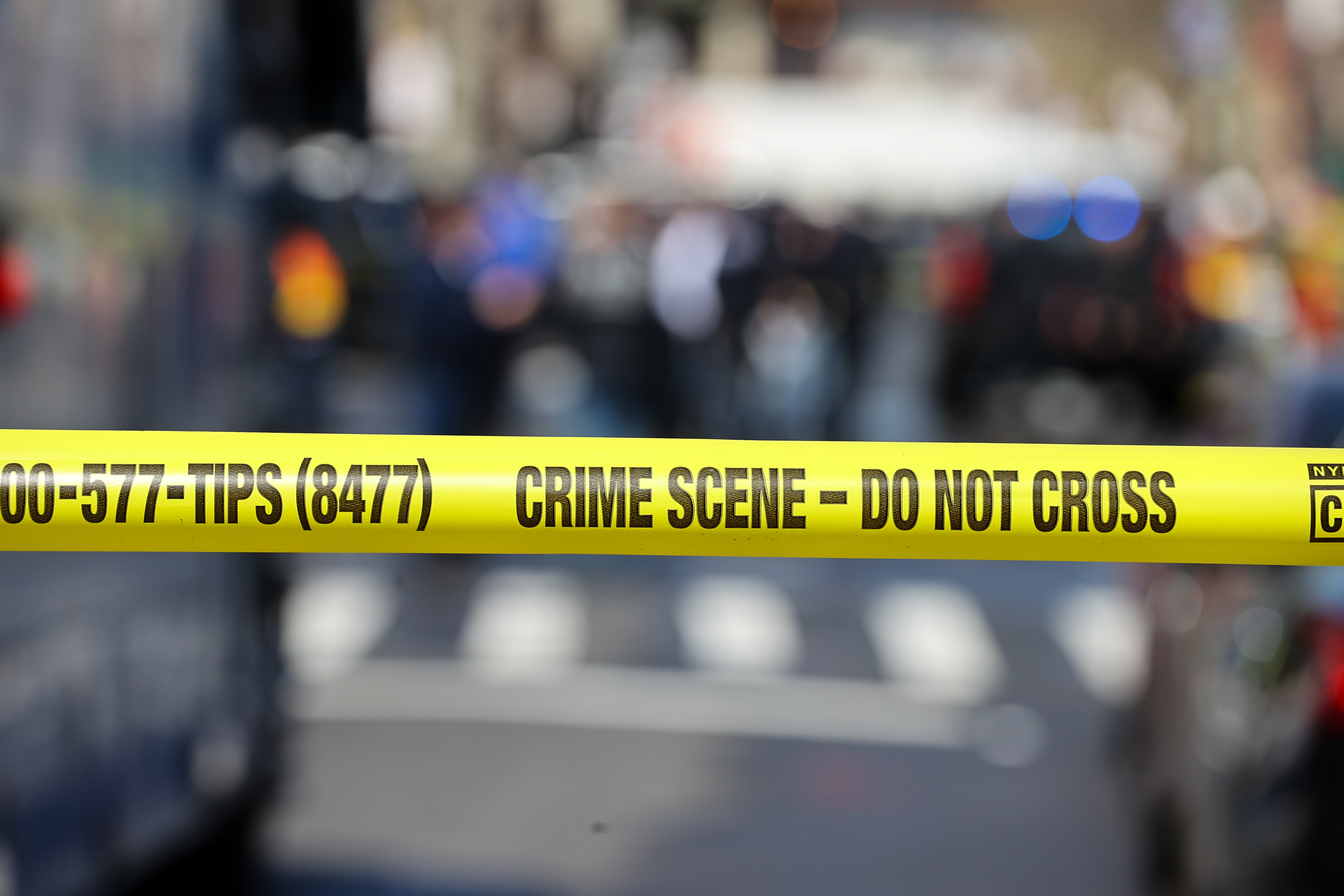 NYPD: Onlooker fired shot in Midtown subway station during attempted robbery