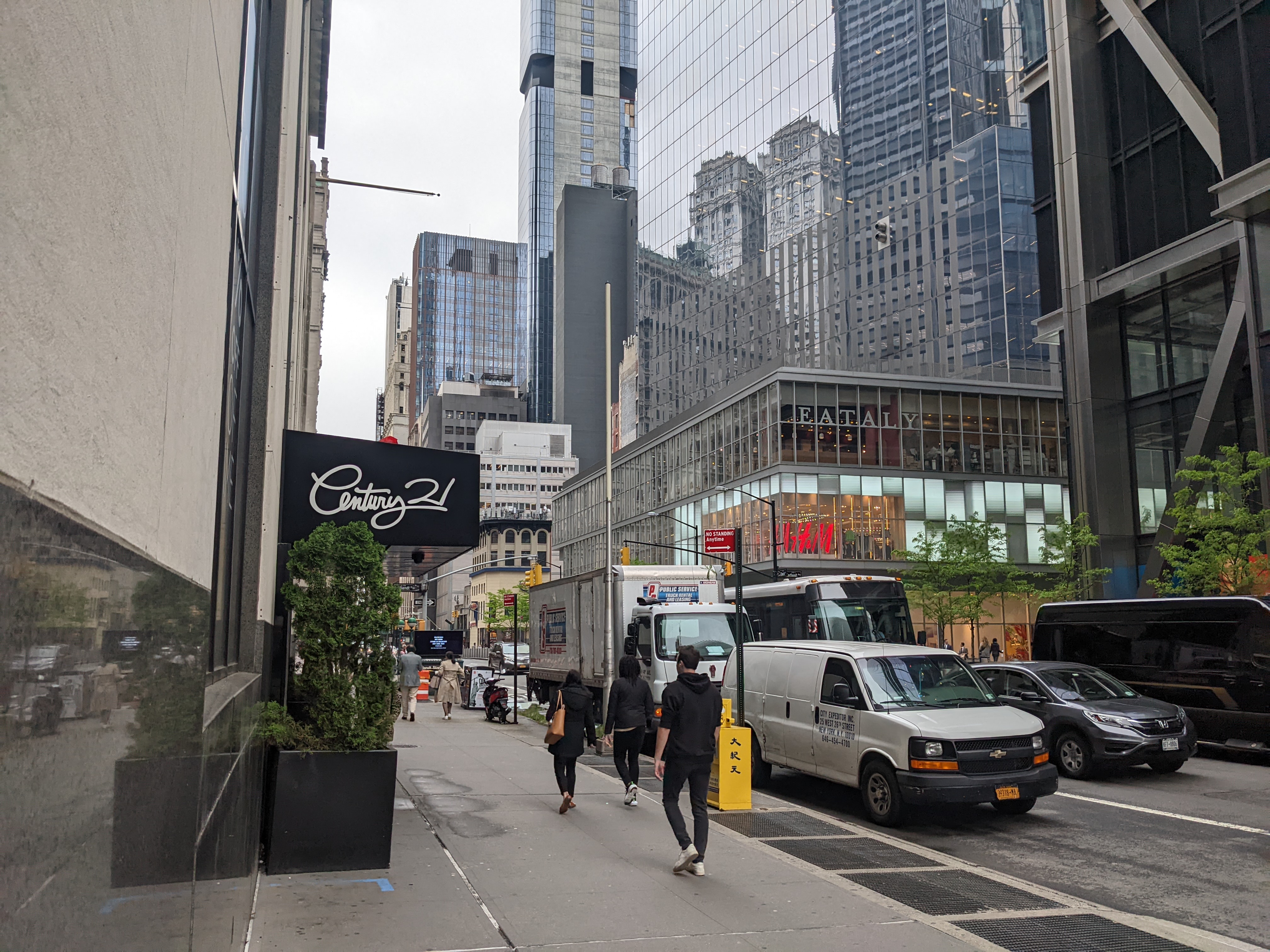 Century 21 Reopening in NYC: Flagship Cortland Street Store Reopens Today