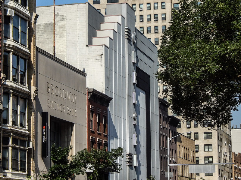 Early Addition: Are Rich People Ashamed To Admit That They, Too, Have Refrigerators?