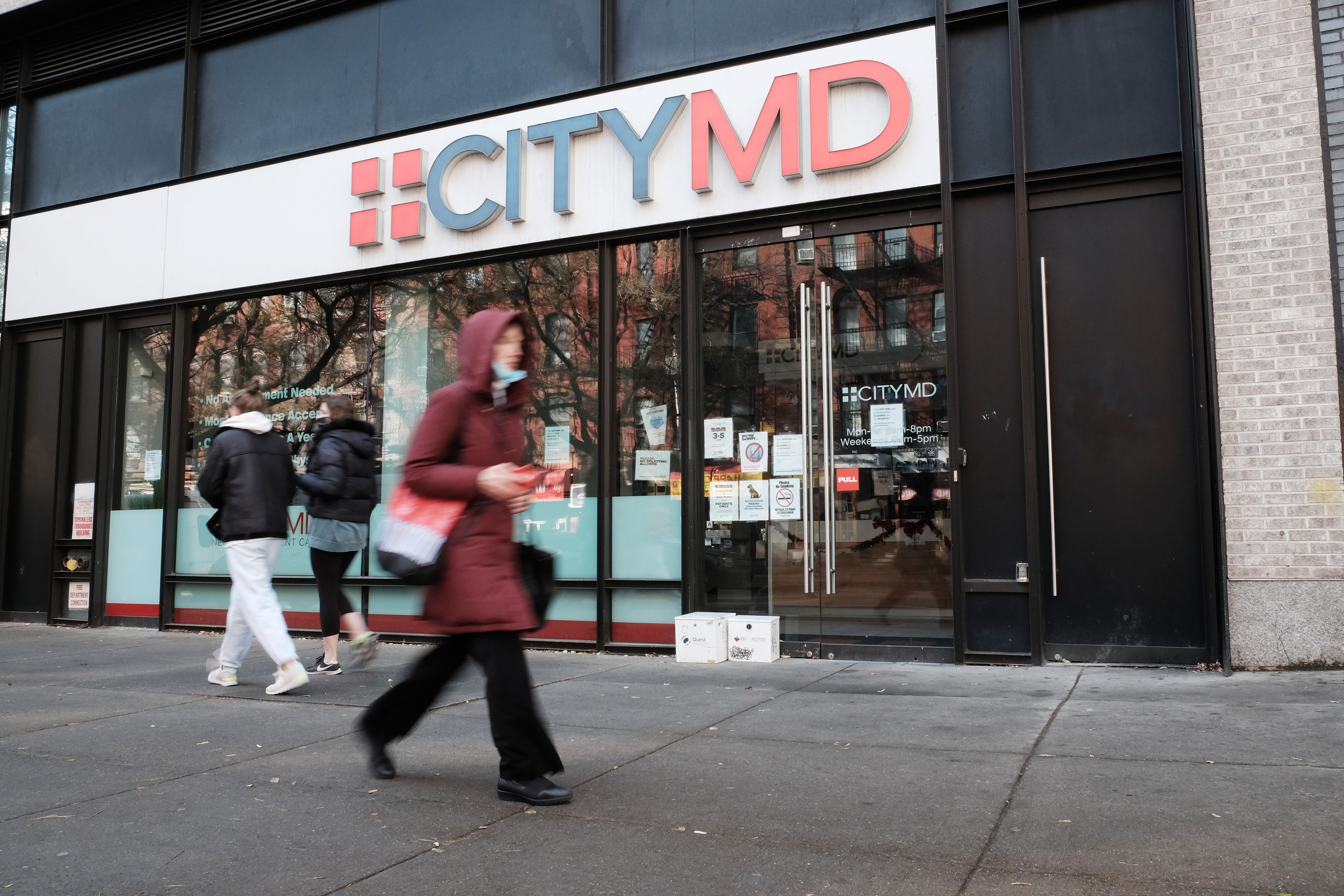 Uninsured New Yorkers face hefty fees for COVID-19 tests at private sites following federal cuts