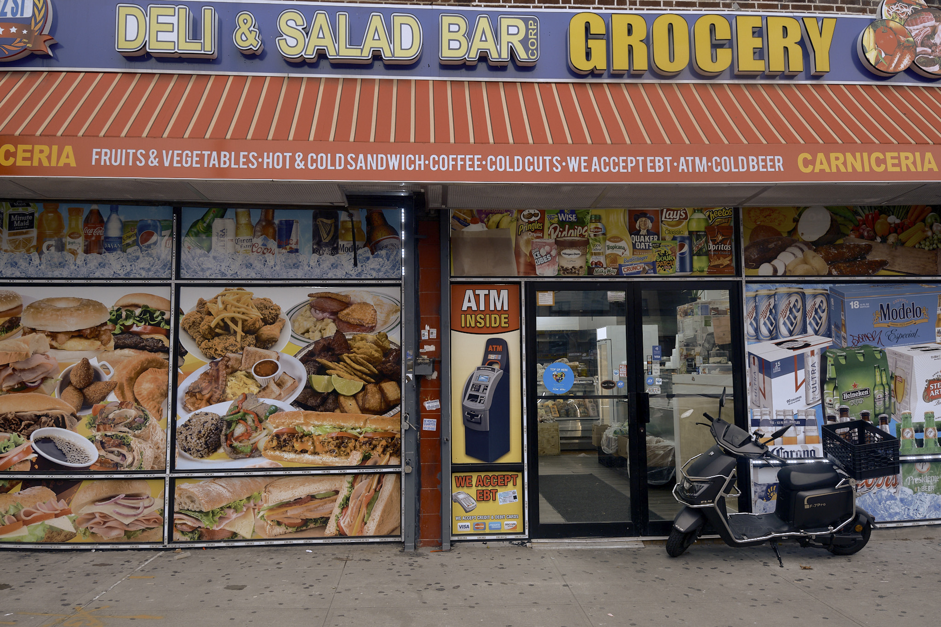 Encuesta a bodegas del Bronx: el precio del sándwich de tocino, huevo y queso se mantiene alto Encuesta a bodegas del Bronx: el precio del sándwich de tocino, huevo y queso se mantiene alto