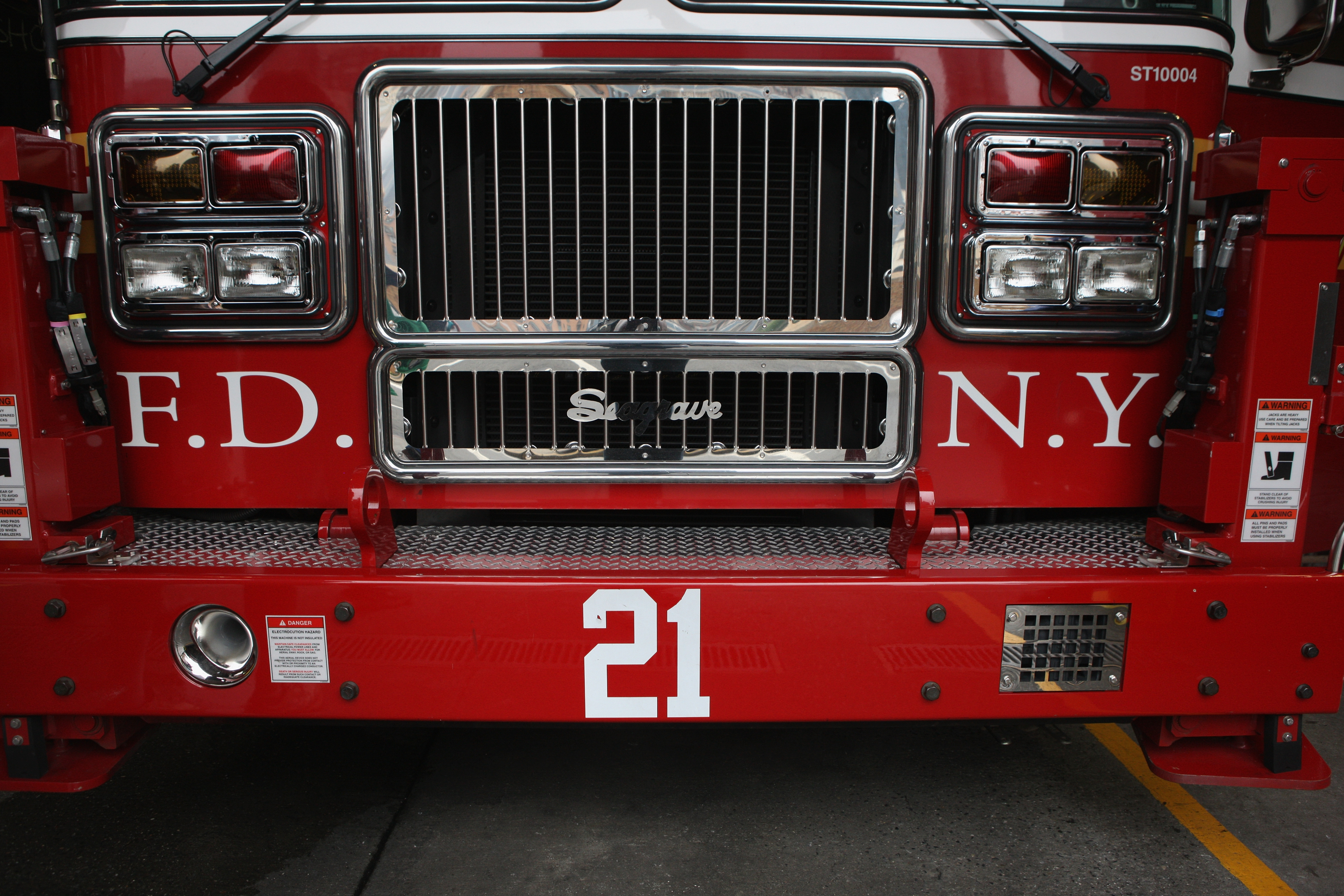 Brooklyn woman struck and killed while crossing Belt Parkway