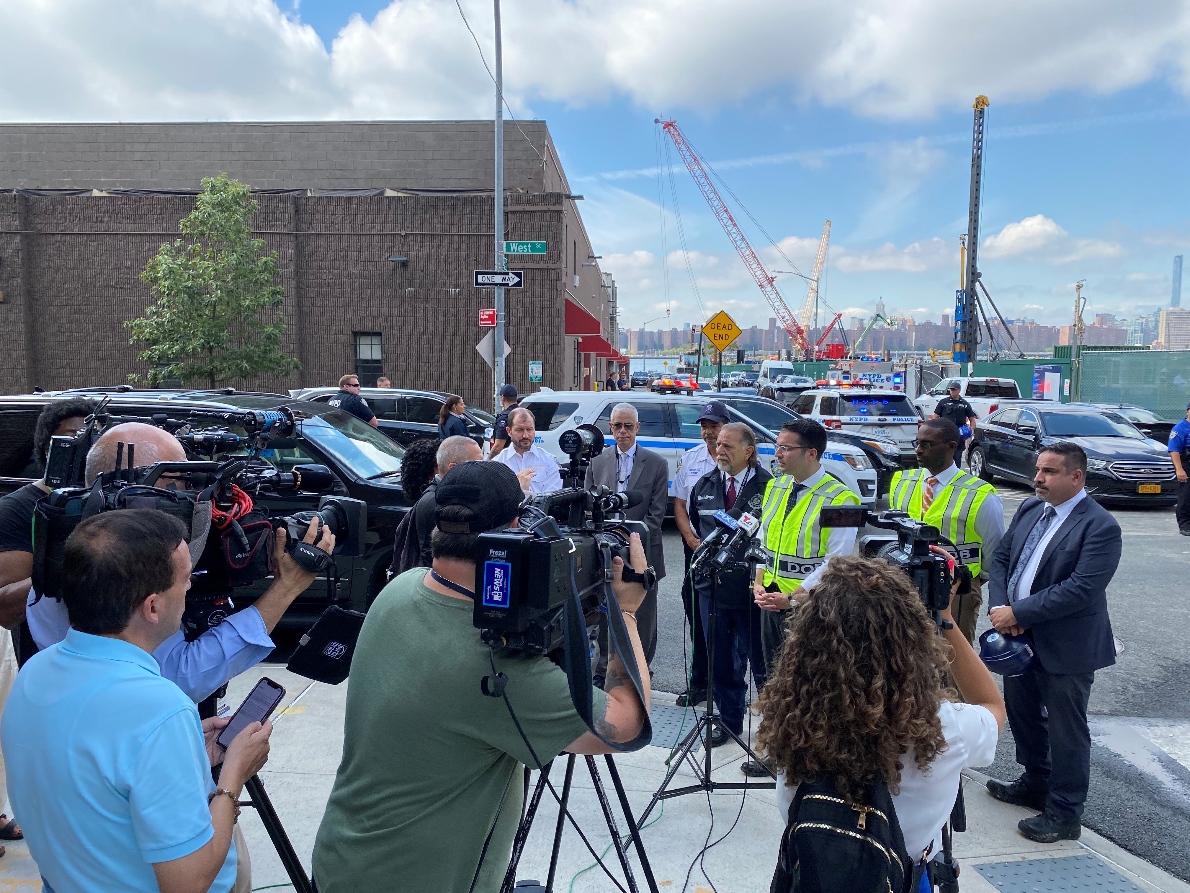 Construction worker dies on the job in Brooklyn, prompting investigation