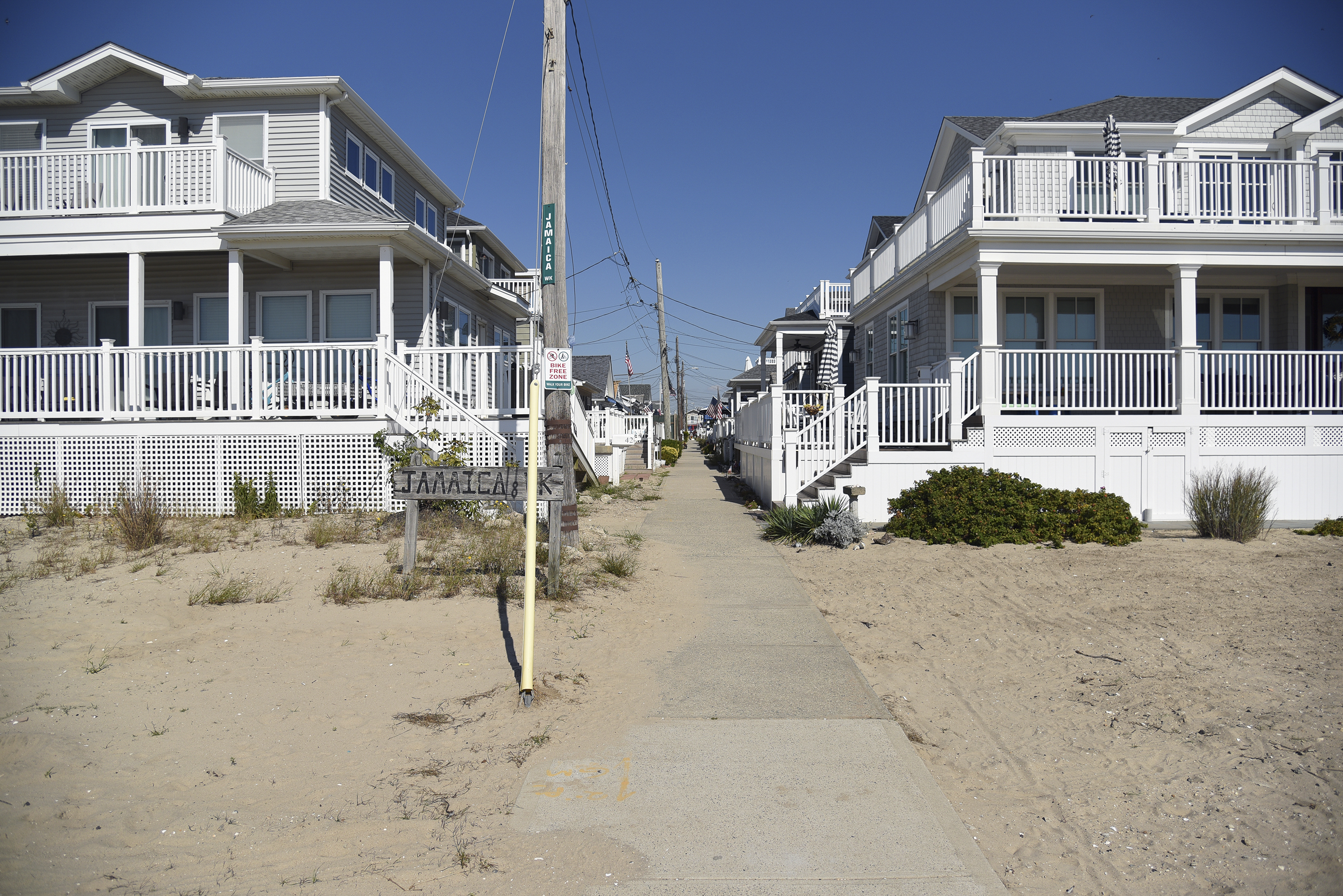 NYPD: Body missing head and arms discovered on Breezy Point beach
