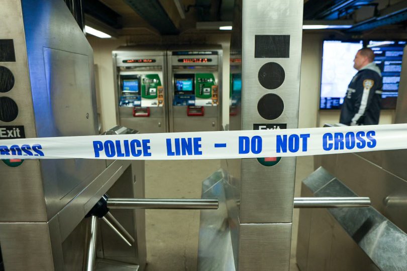 1 dead, 5 injured in shooting at Bronx subway station, NYPD says
