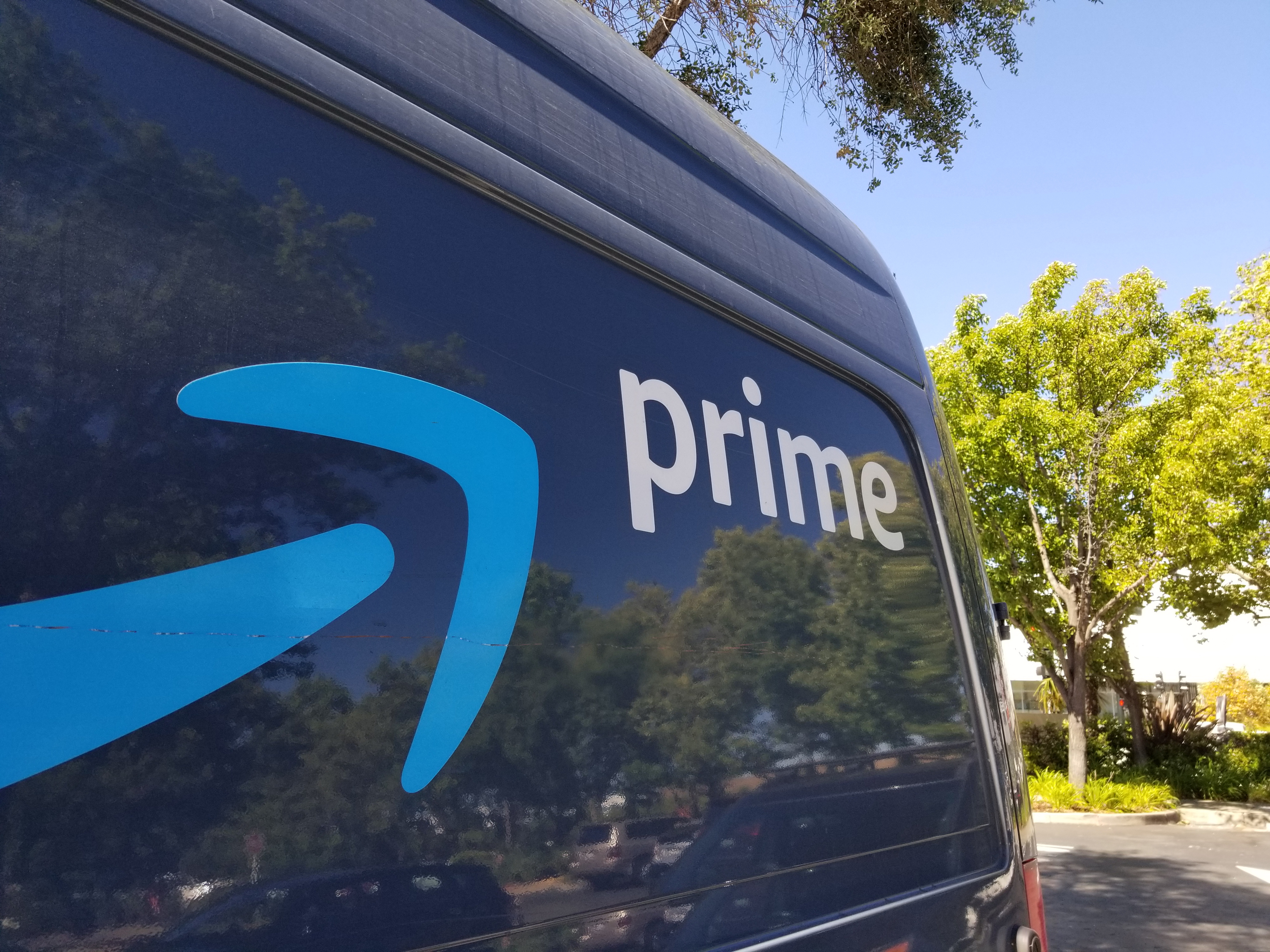 NJ Amazon warehouse worker dies during Prime Day