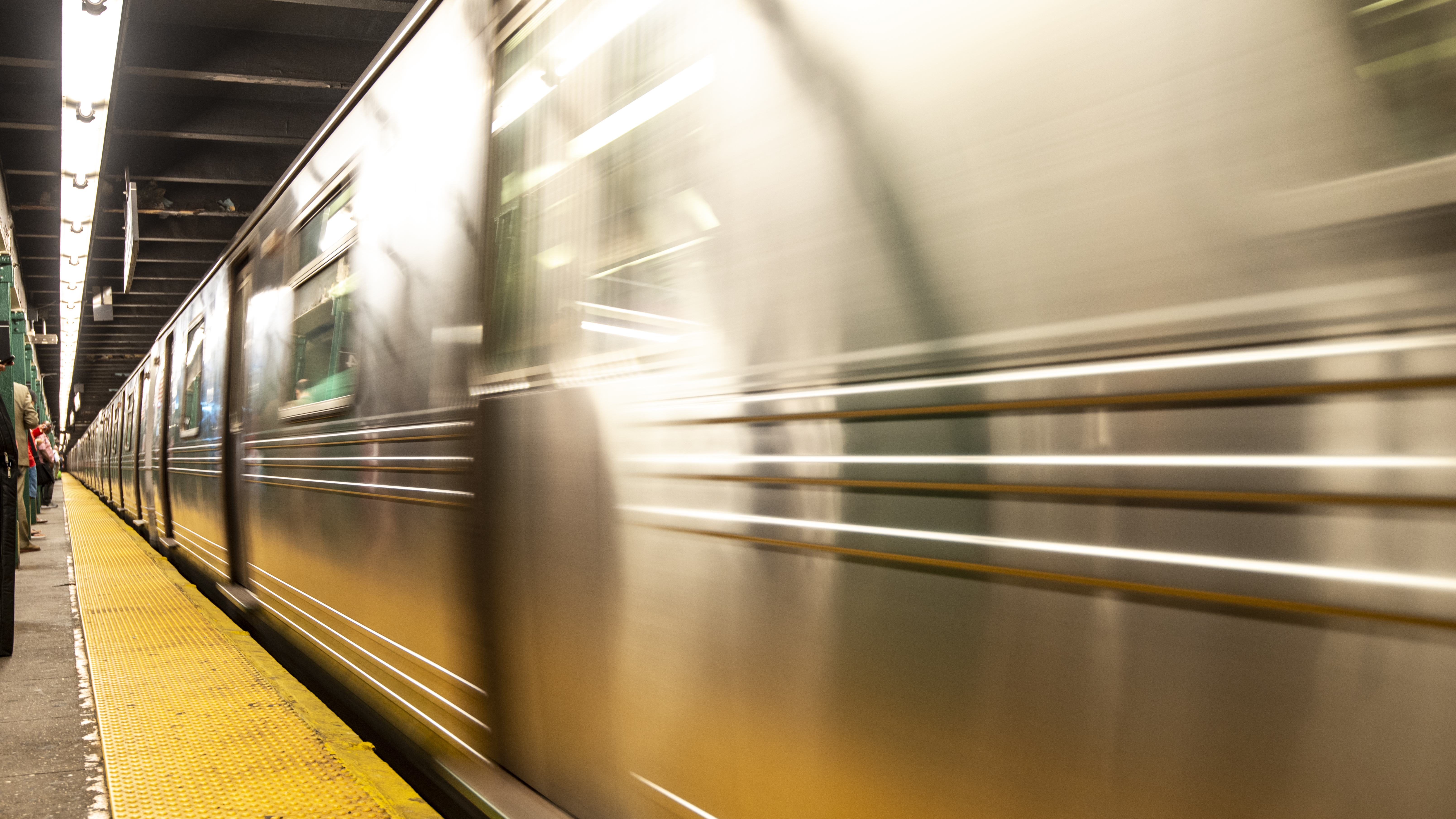 Man fatally struck by train in Manhattan: NYPD