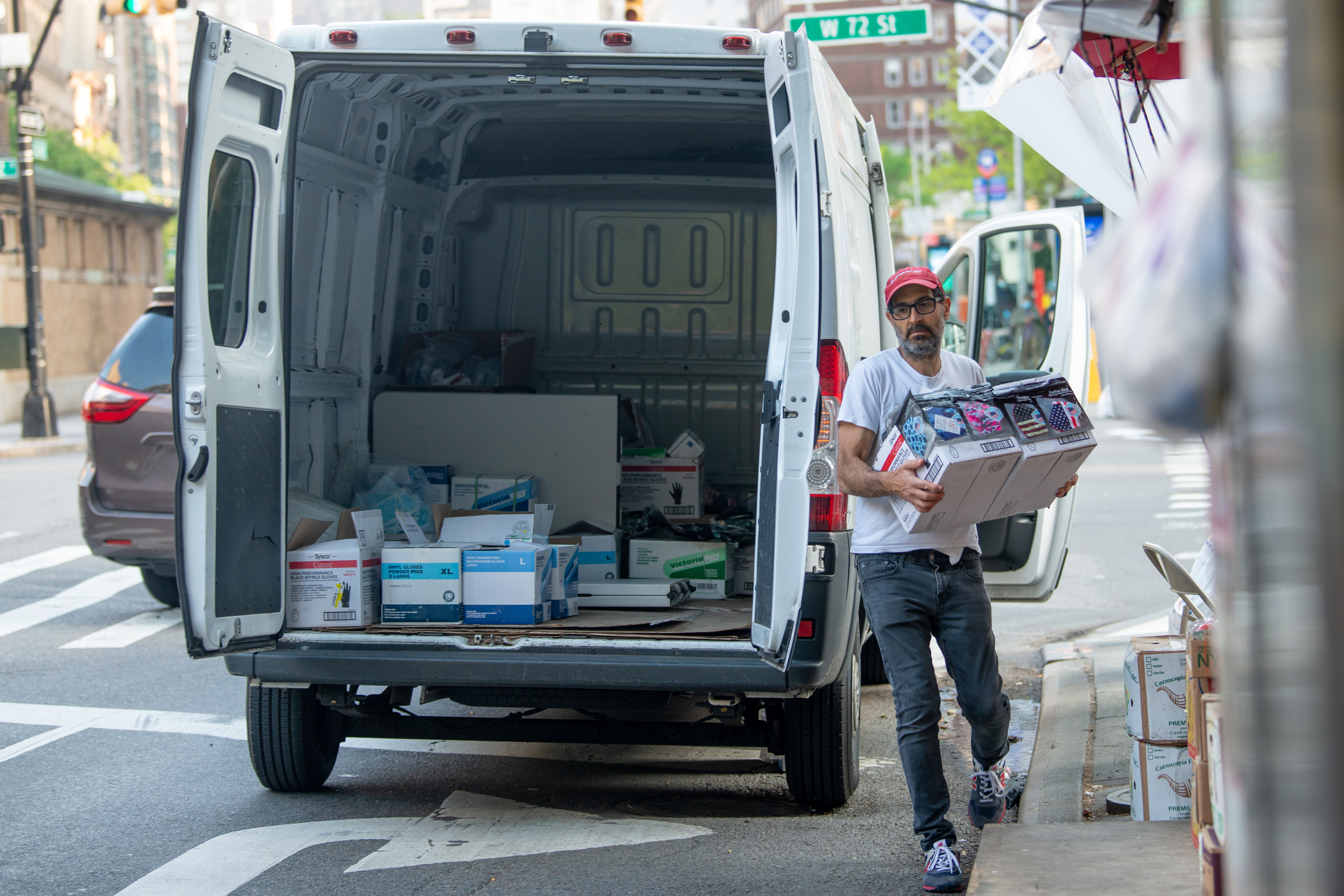 Fume doom: Manhattan lawmaker targets idling vehicles with higher penalties