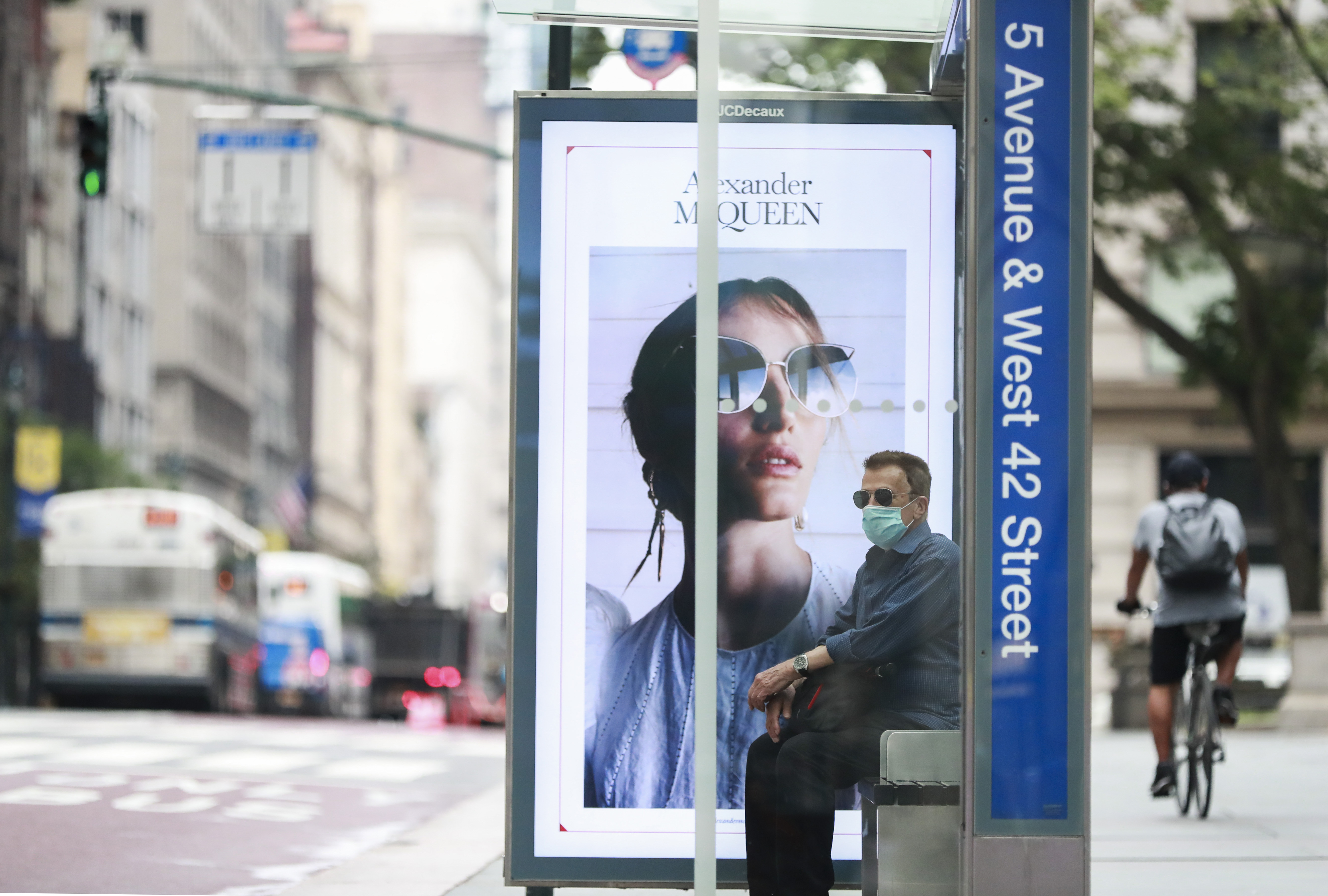 Transit advocates rally in Brooklyn for 6-minute service for buses and subways &ndash; all the time