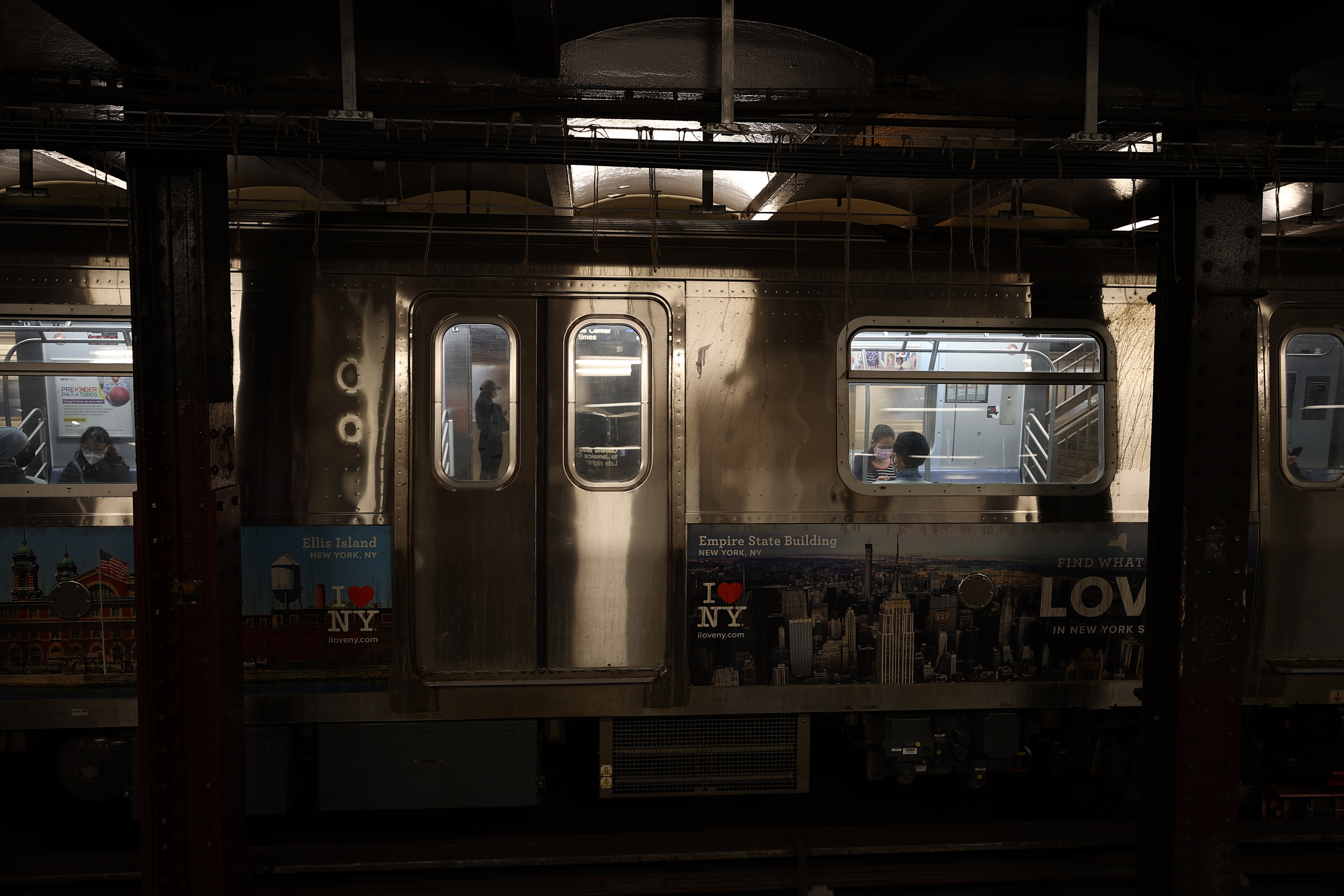 1 train derails near Upper West Side subway station: MTA