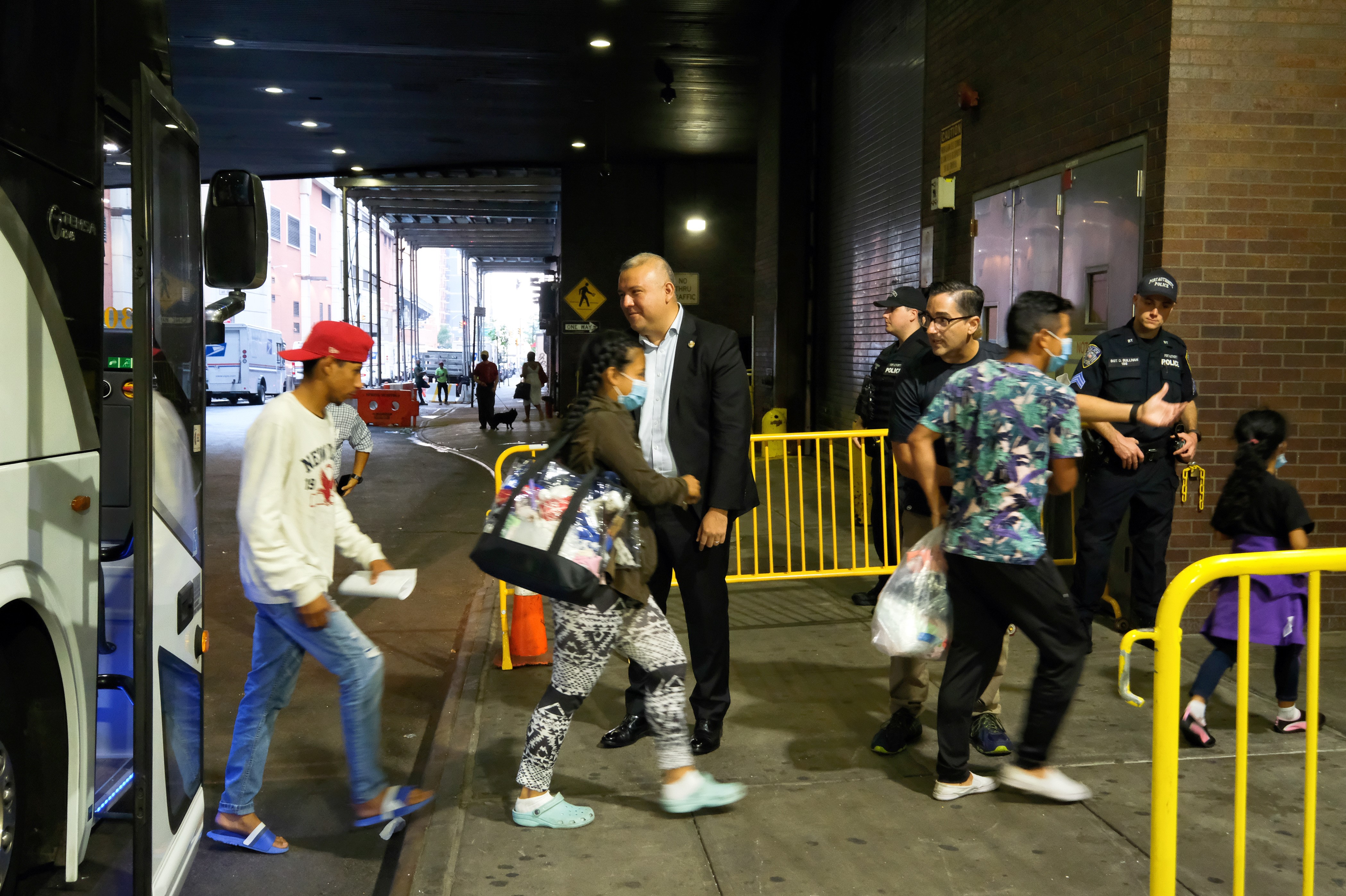 As unaccompanied minors arrive in NYC, shelters and volunteers scramble to help