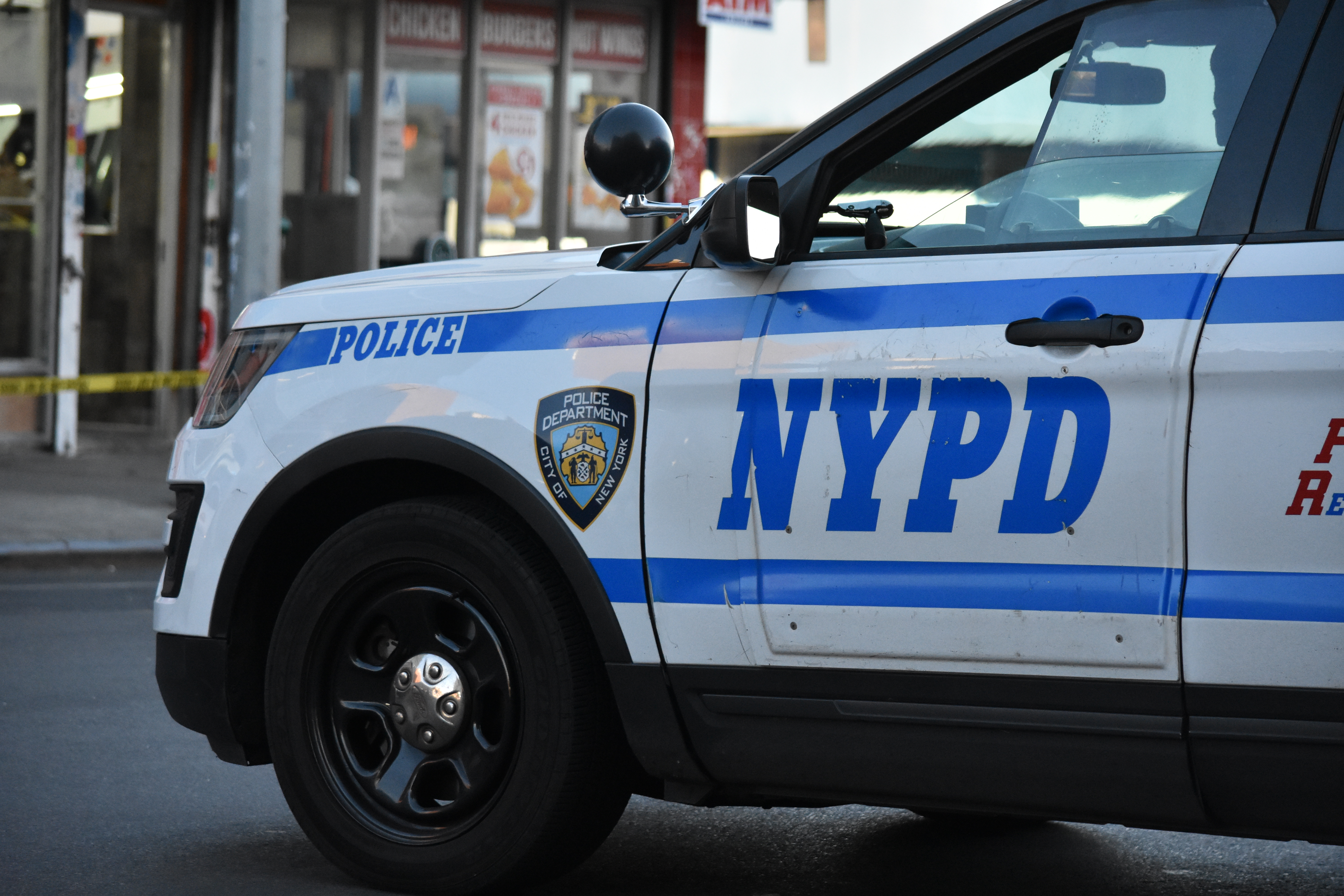 NYPD looking for suspect who assaulted woman on Bronx street