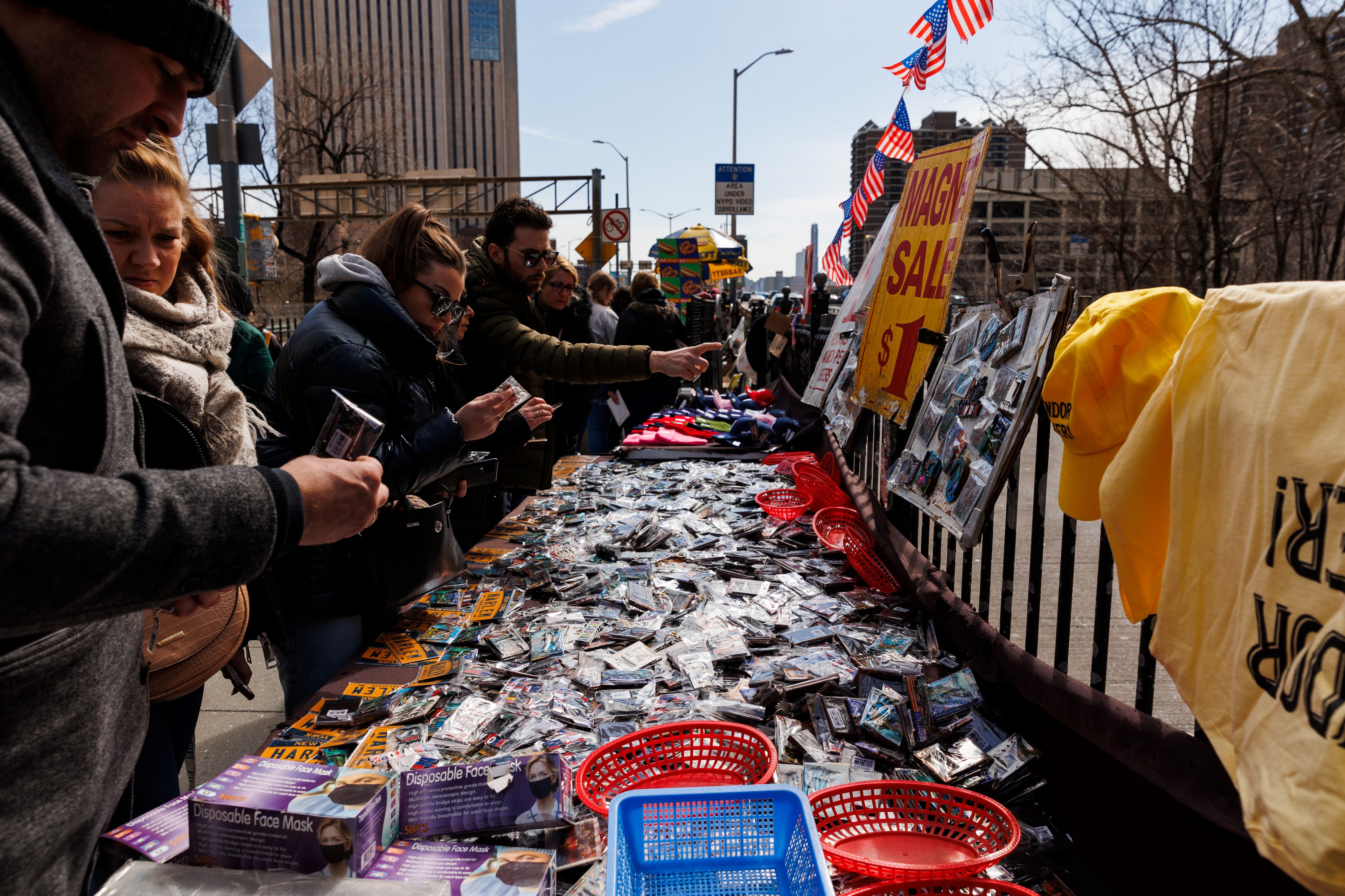 NYC to Brooklyn Bridge vendors: Time to pack up your hats, keychains, refrigerator magnets