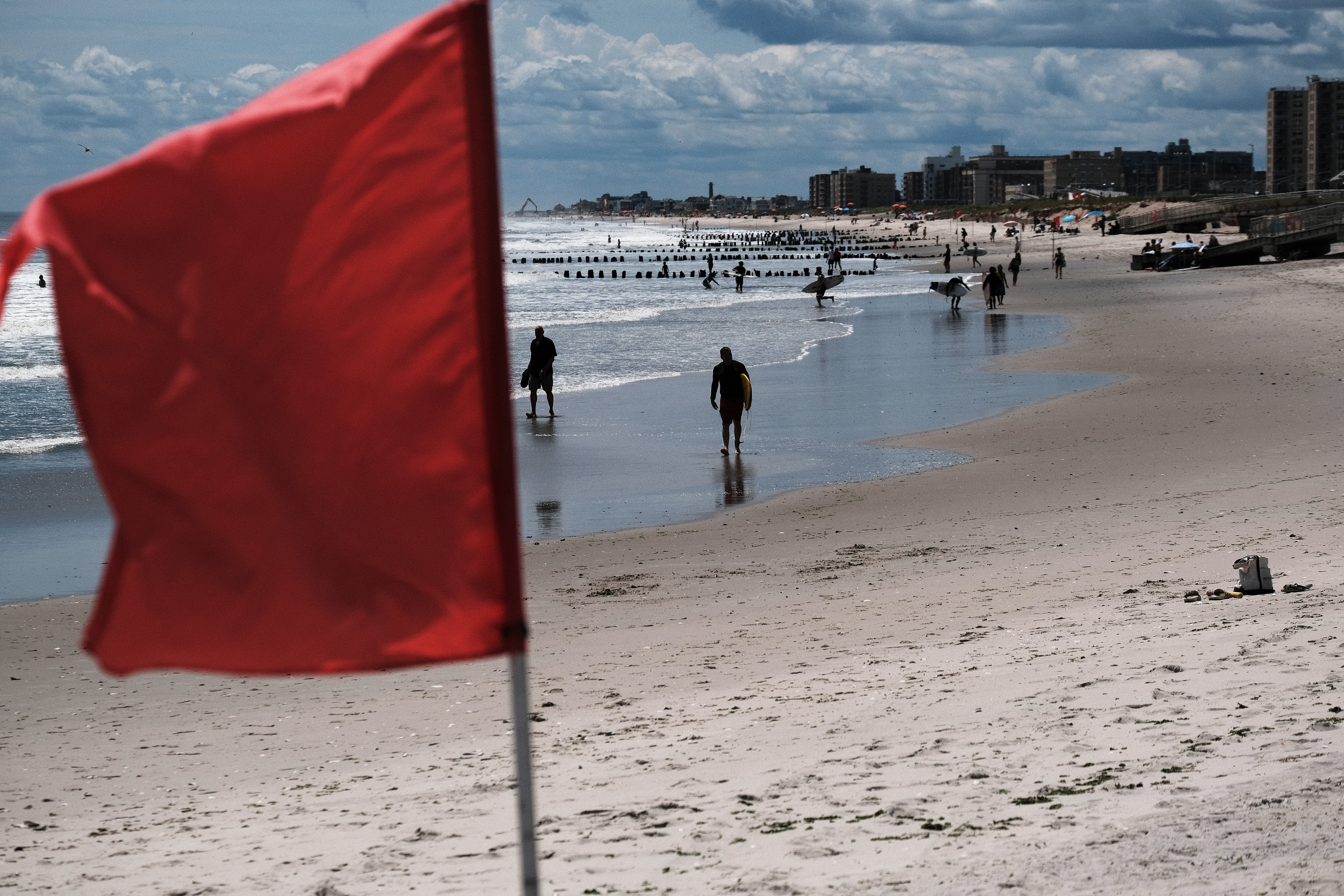 Woman hospitalized after possible Rockaway Beach shark attack: FDNY