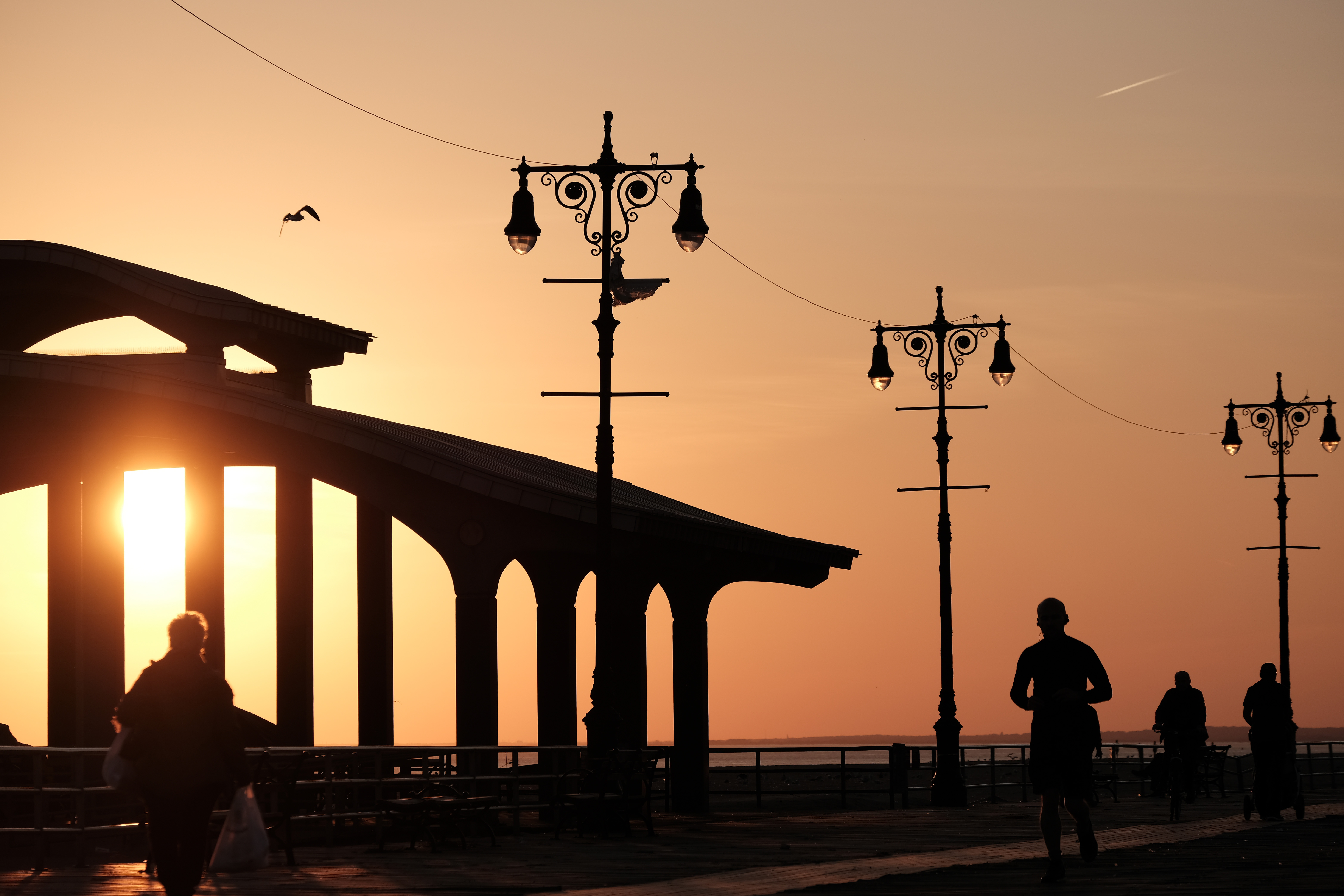 La Ni&ntilde;a conditions could mean warmer fall season, experts say