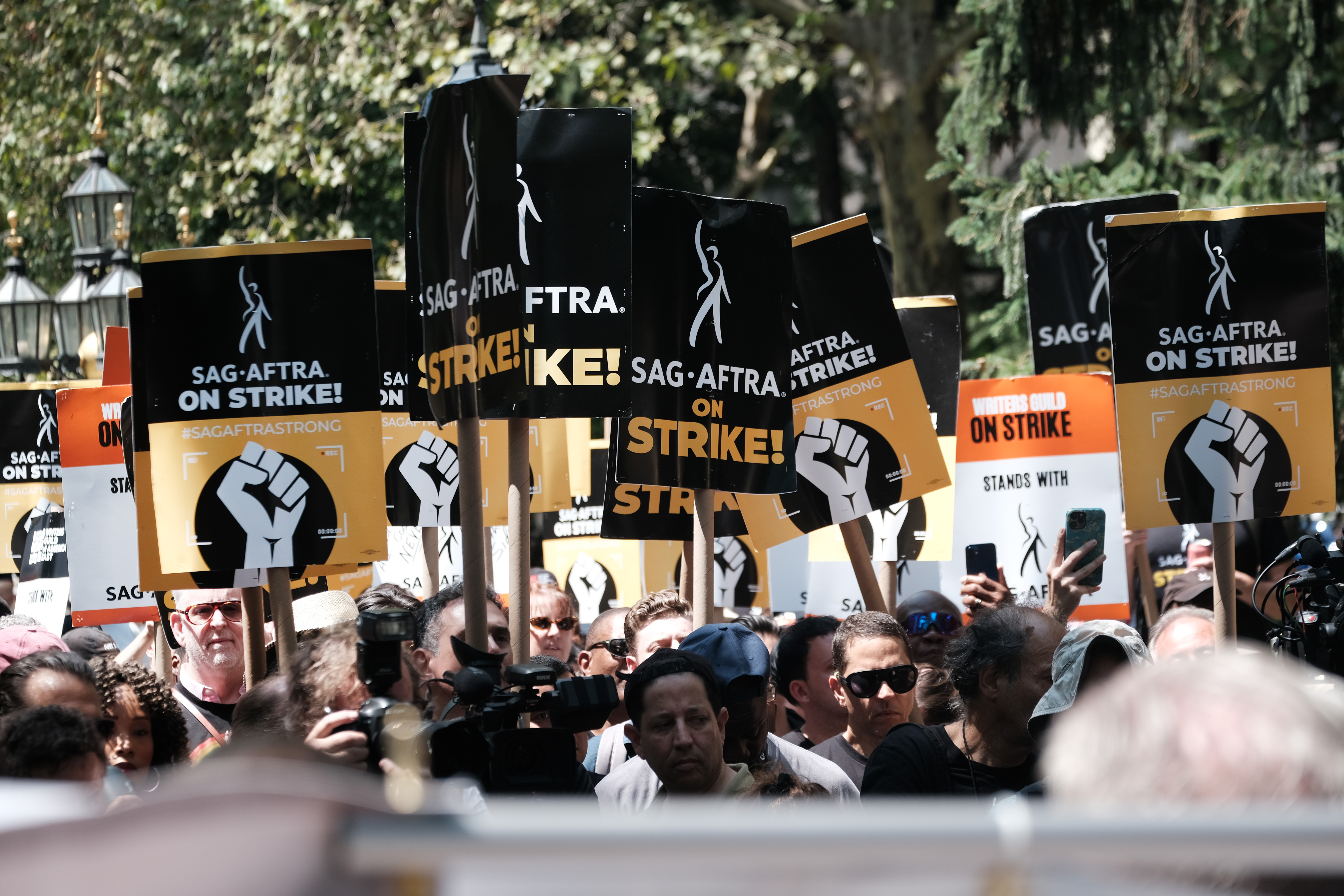 As actors and writers strike continues, NYC freelancers brace for months without pay