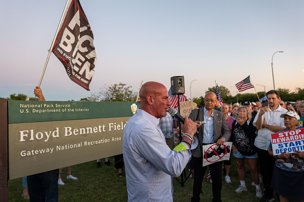 NYC finalizes deal with federal government to use Floyd Bennett Field to house migrants