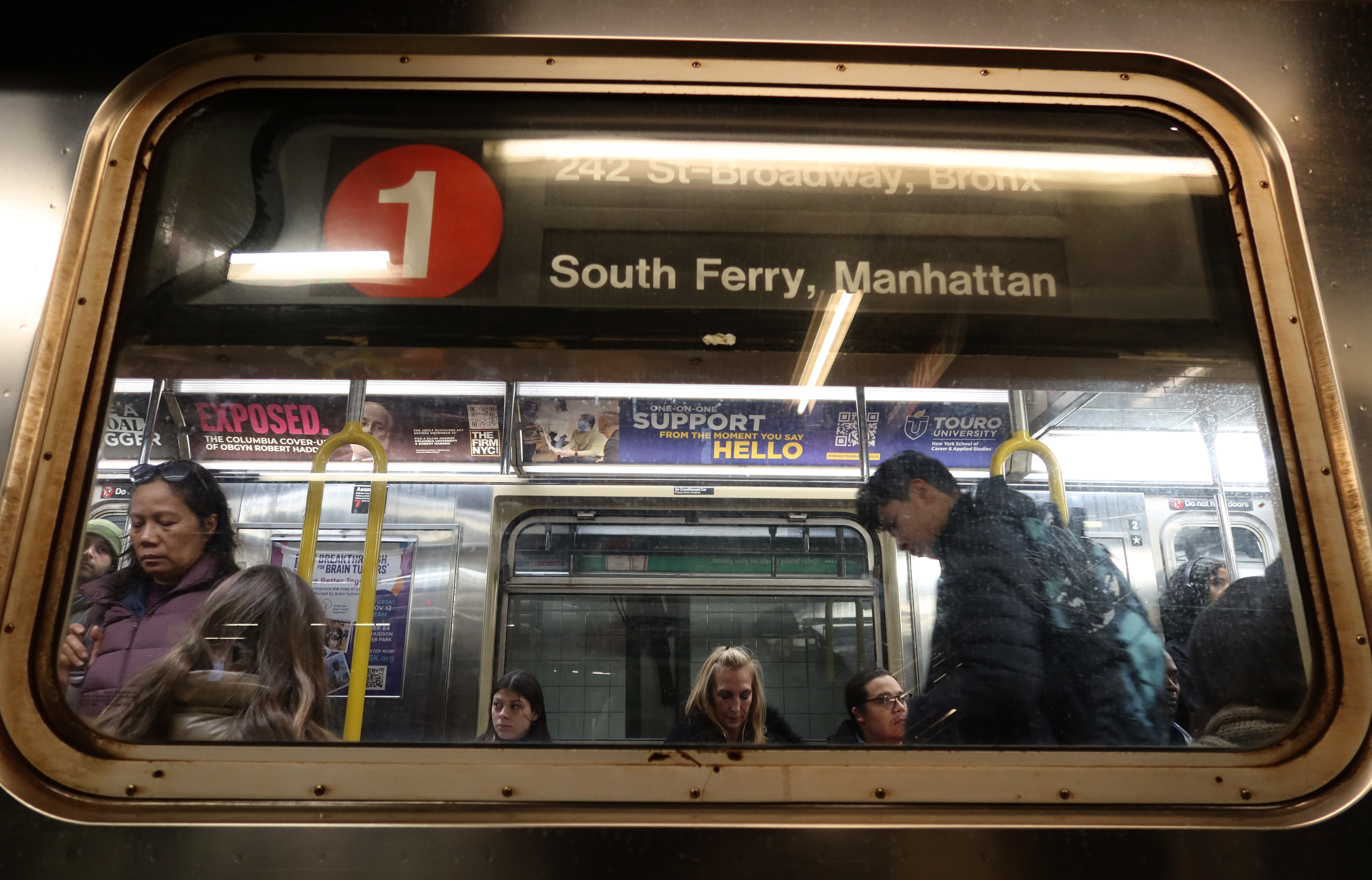 NYPD investigating death of woman struck and killed by 1 train in Manhattan