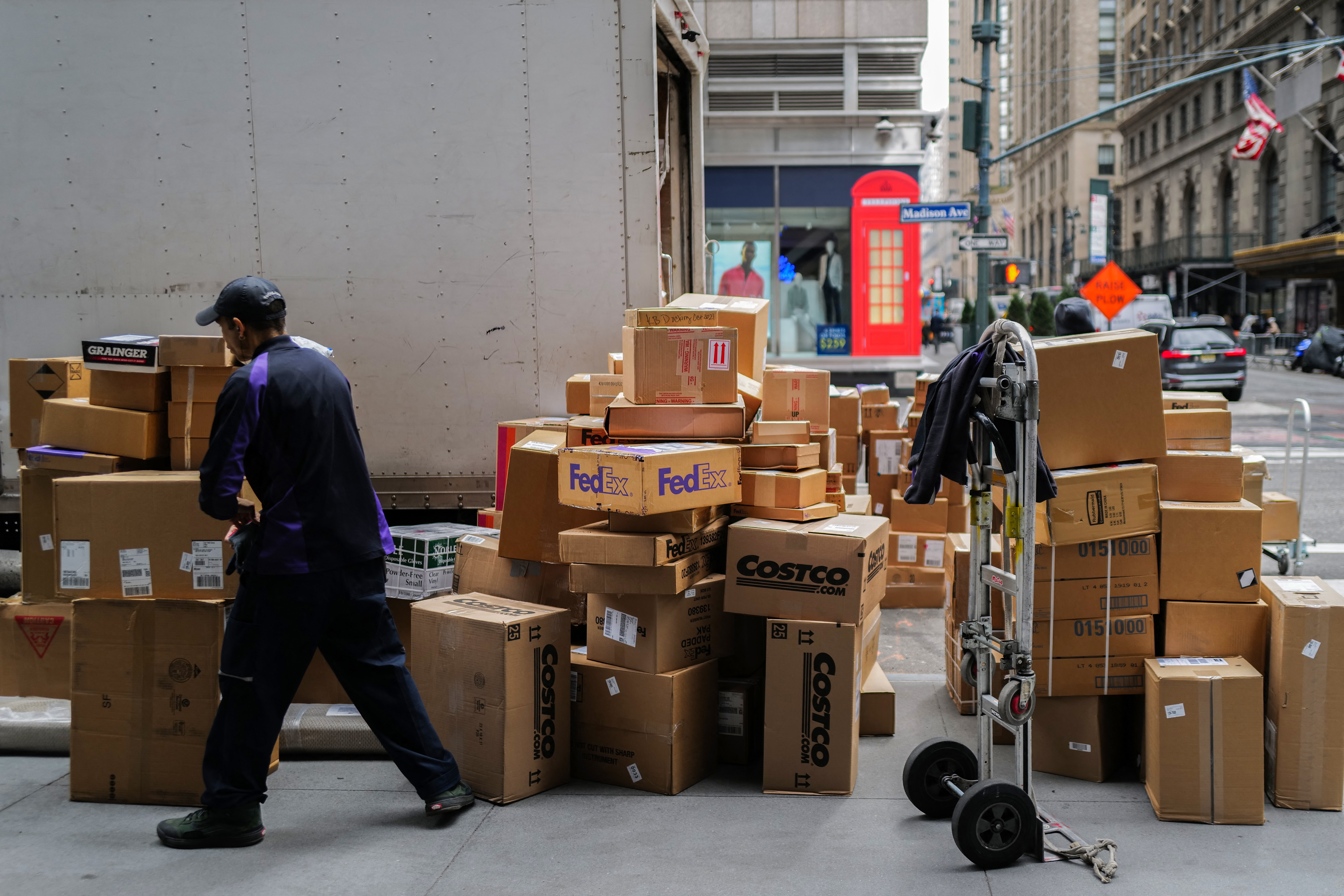 NYC opens public lockers to stop daily theft of 90,000 packages