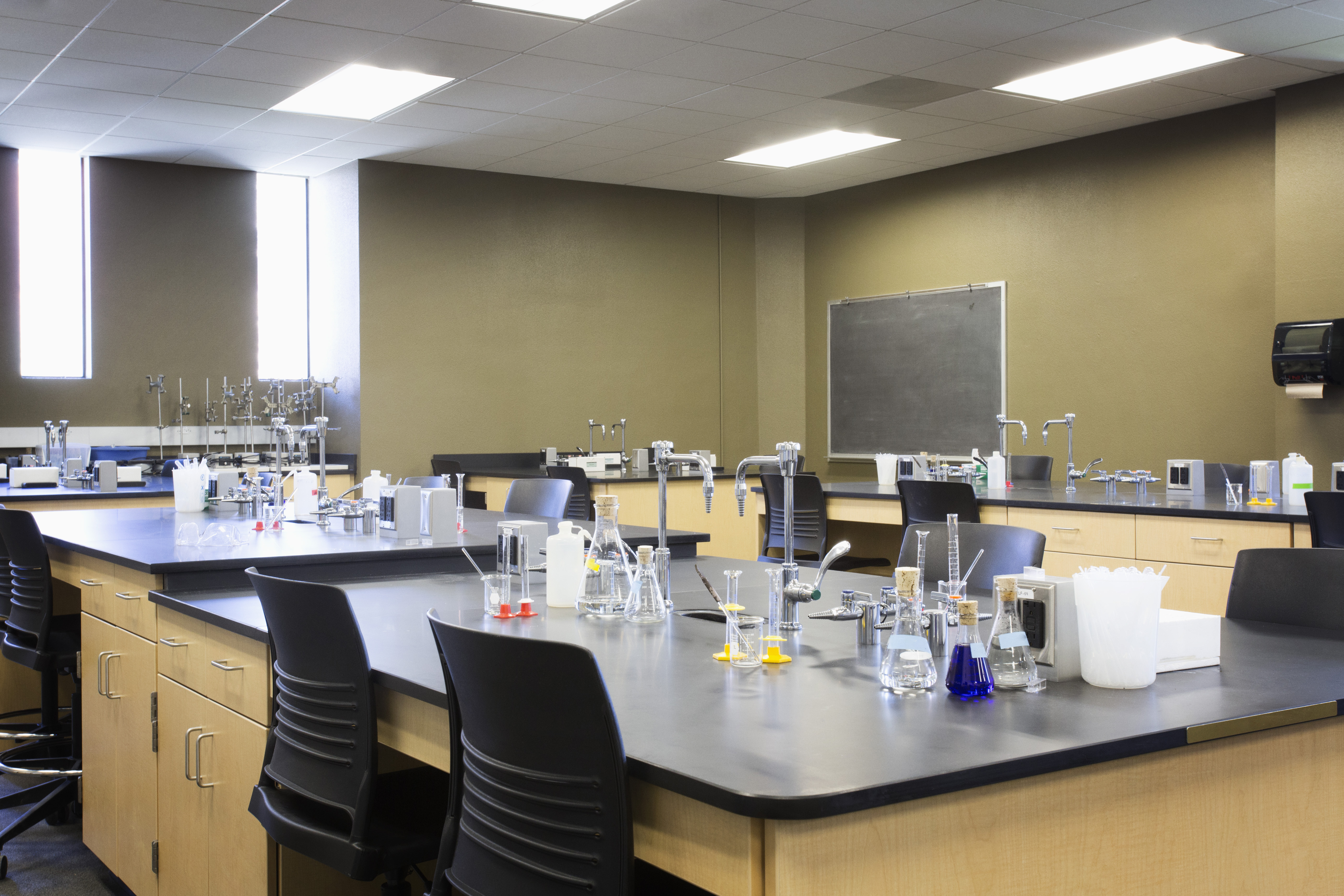 Asian parents allege racial discrimination in New York&rsquo;s STEM program