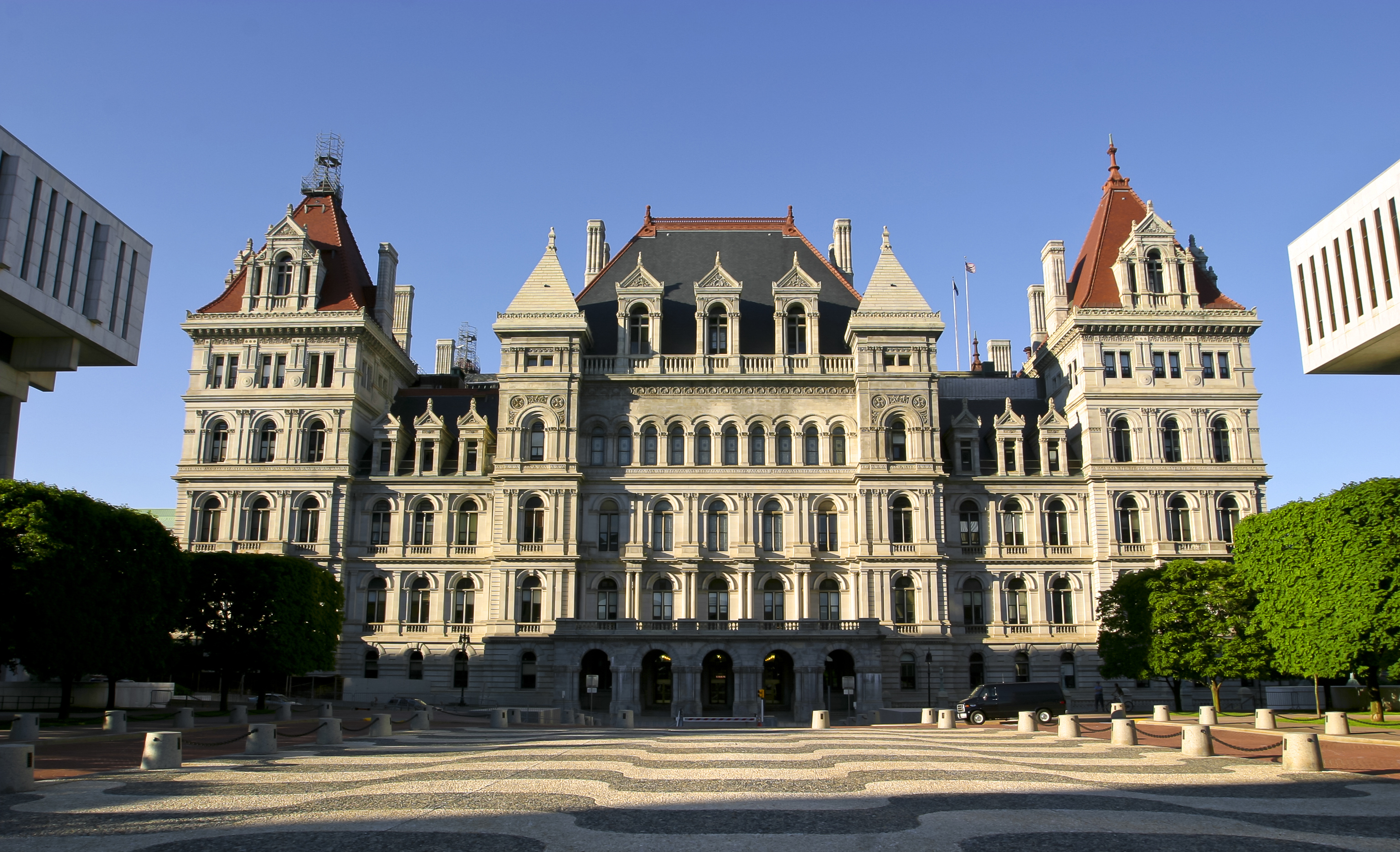 NY Gov. Hochul vetoes ban on noncompete clauses, waters down LLC transparency bill NY Gov. Hochul vetoes ban on noncompete clauses, waters down LLC transparency bill