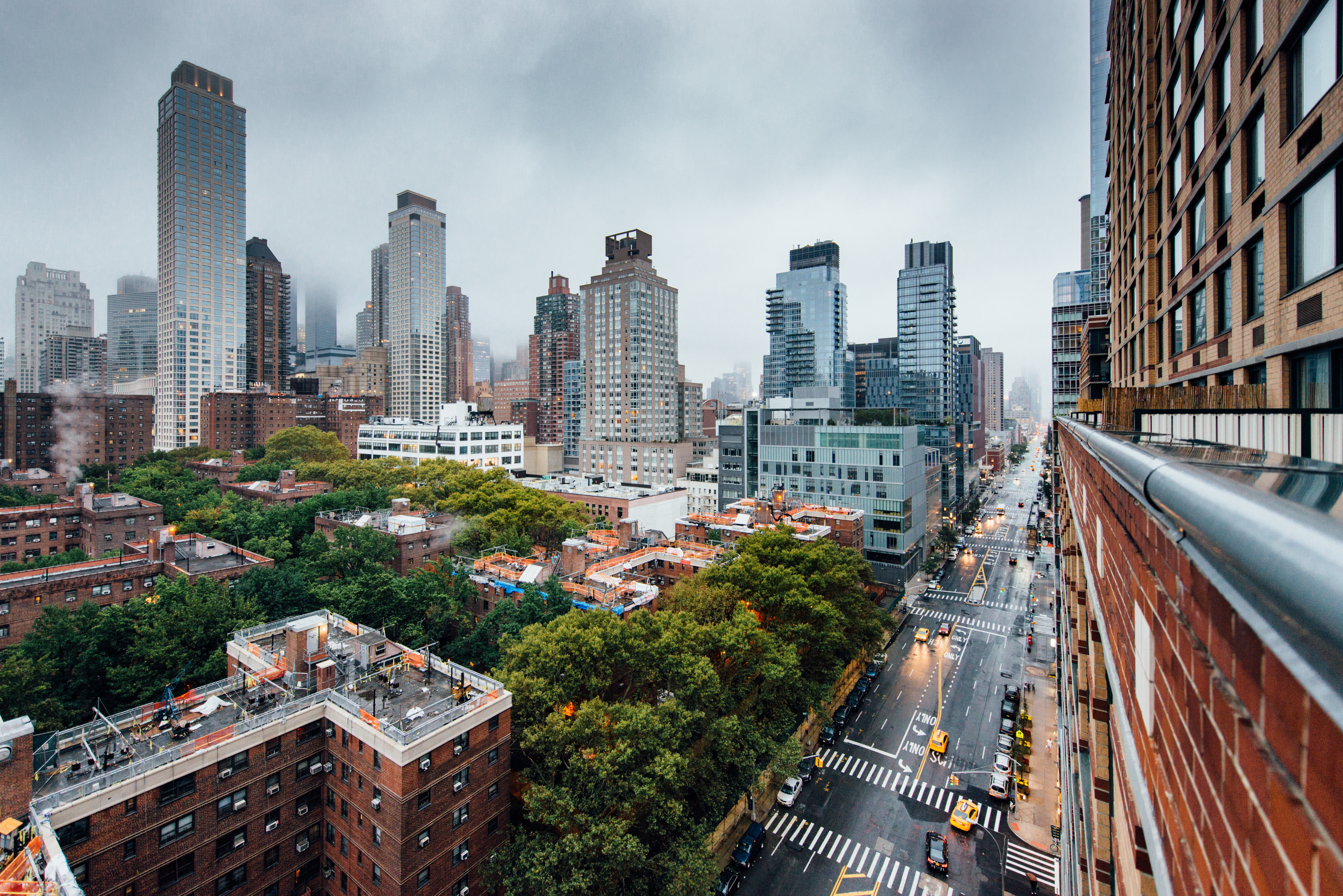Heavy rain and wind advisory for NYC area Sunday night into Monday