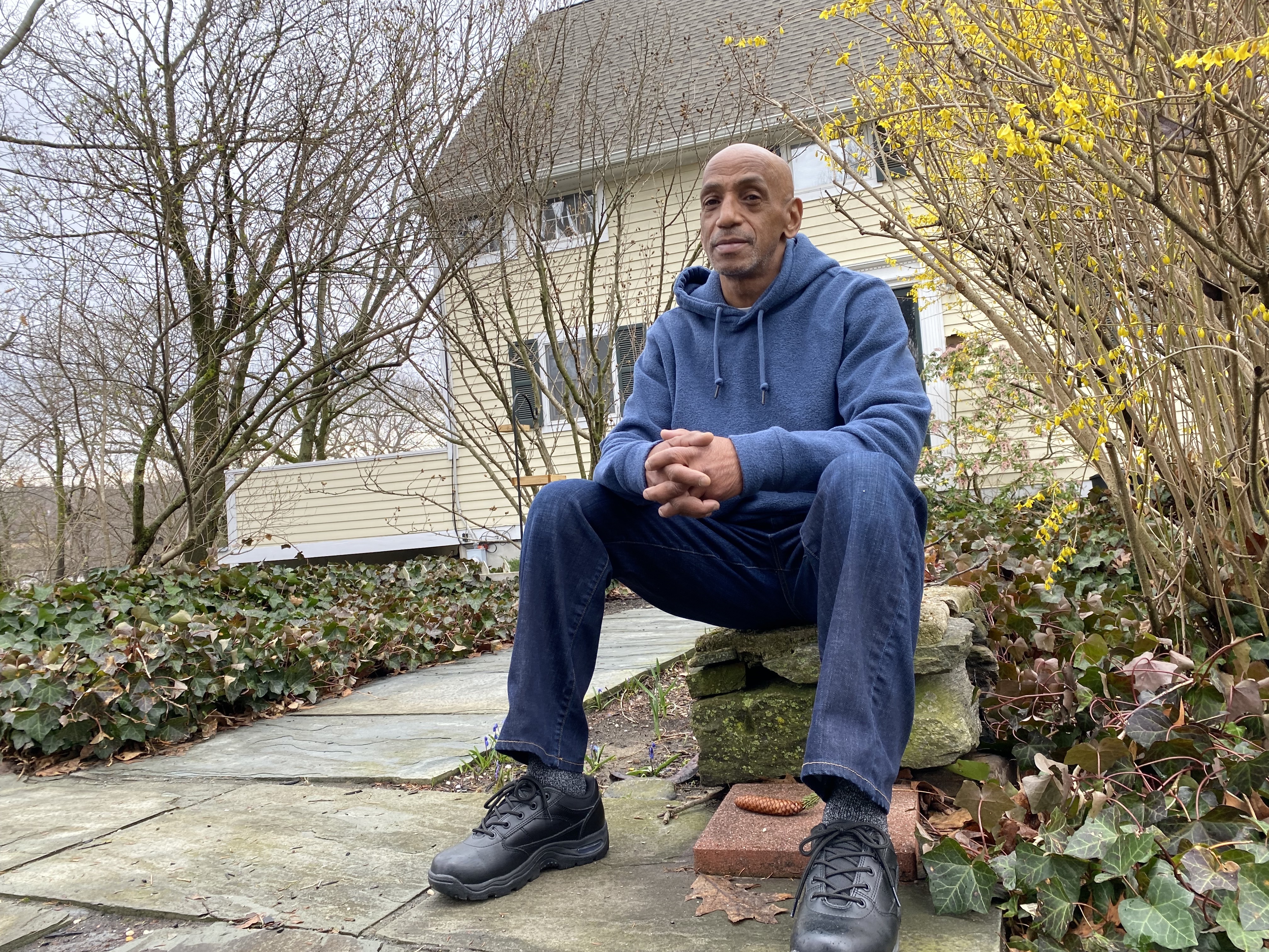 Freed from a double-life sentence, a long-imprisoned New Yorker urges Albany to find relief for others