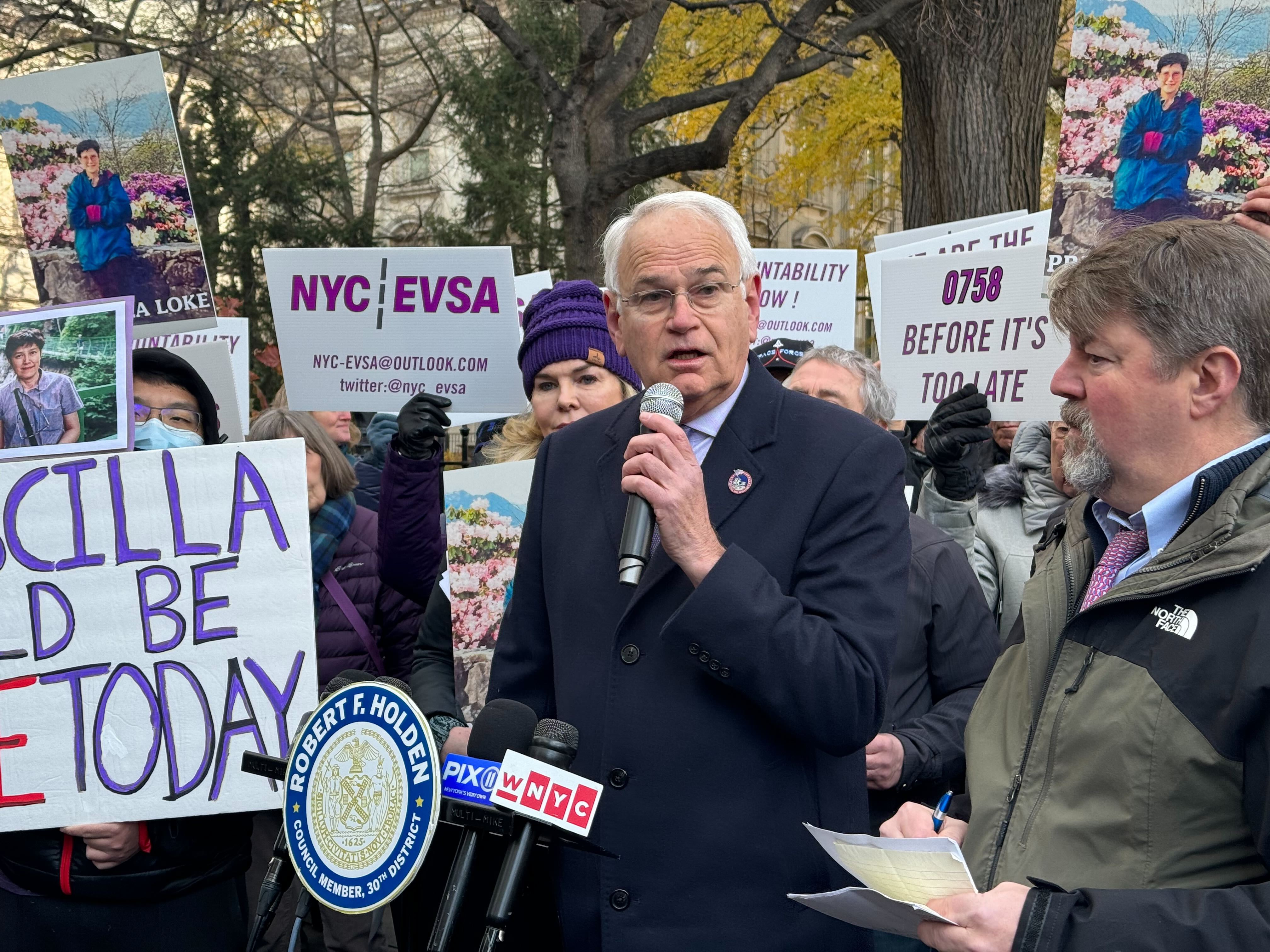 NYC councilmember pushes bill requiring e-bikes and -scooters have license plates and be registered NYC councilmember pushes bill requiring e-bikes and -scooters have license plates and be registered